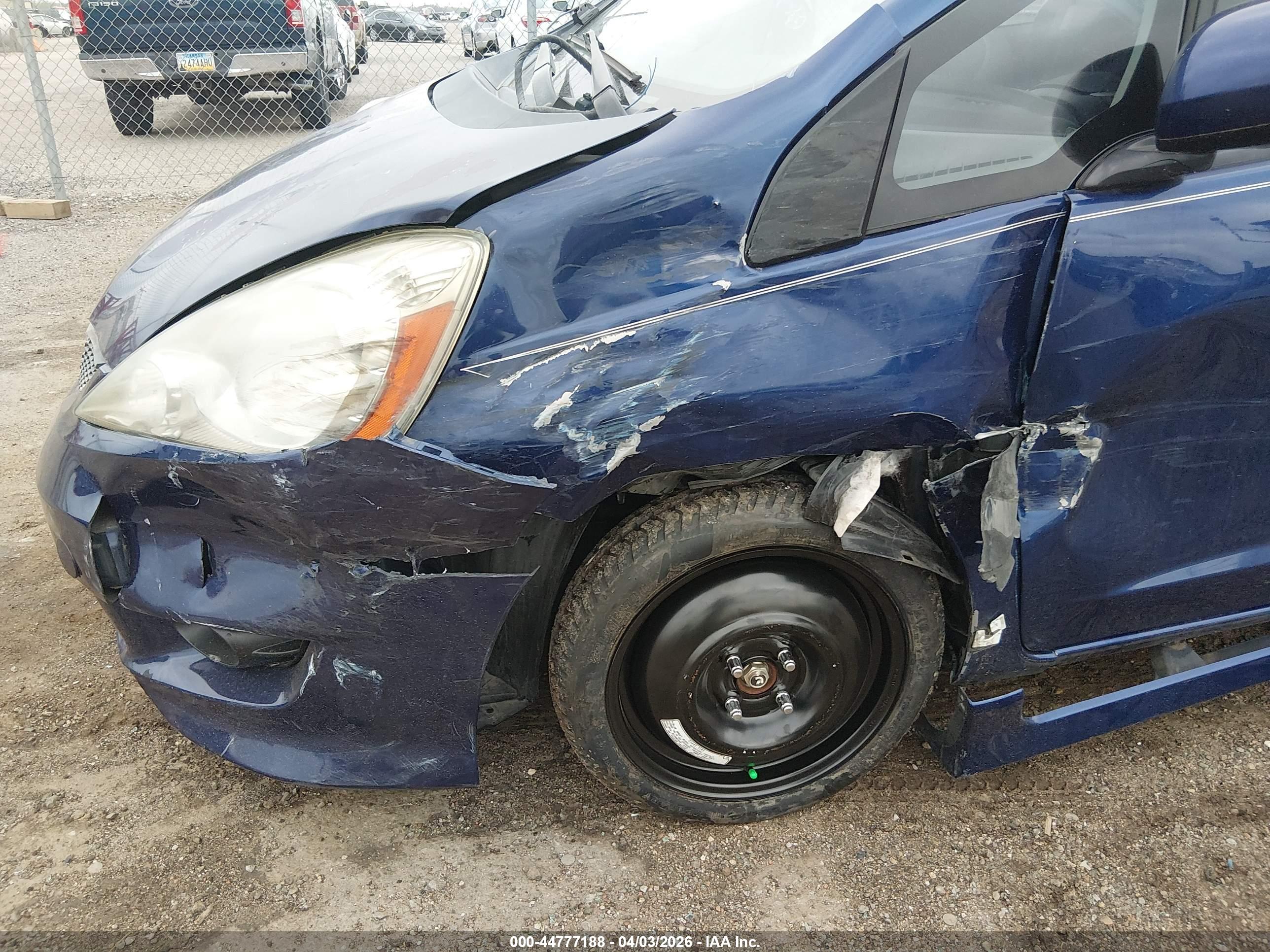 HONDA FIT image 6