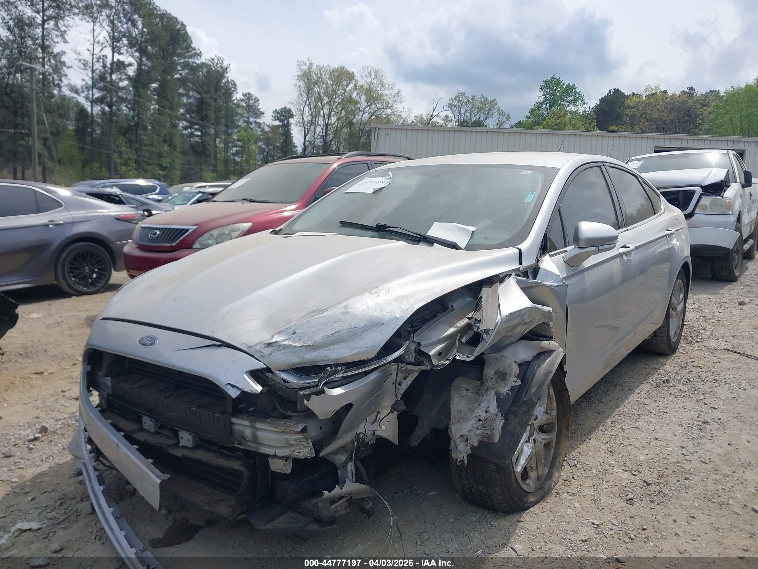 FORD FUSION image 2