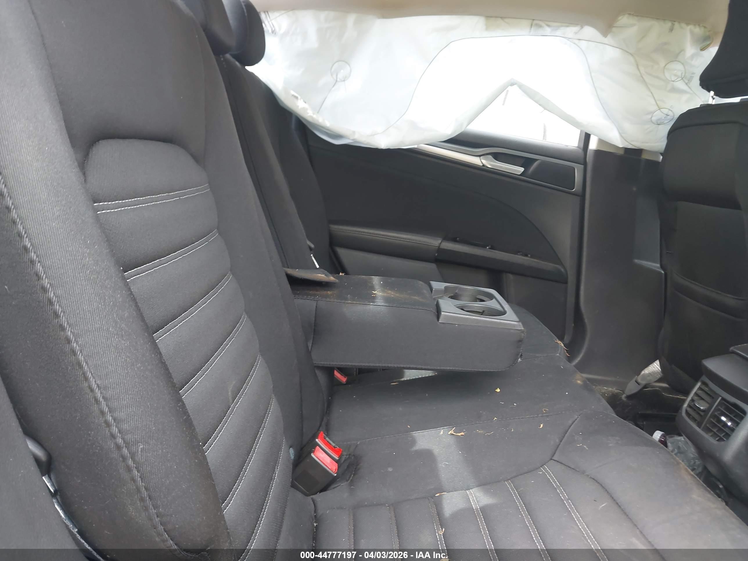 FORD FUSION image 8
