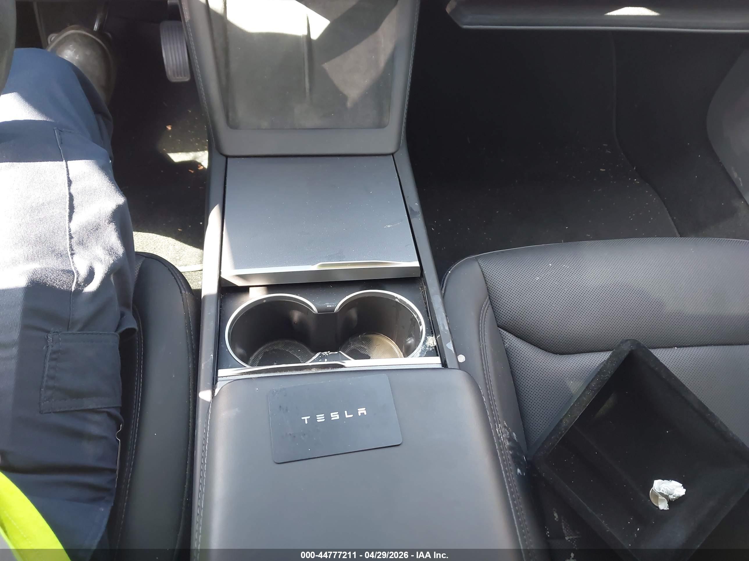 TESLA MODEL image 11