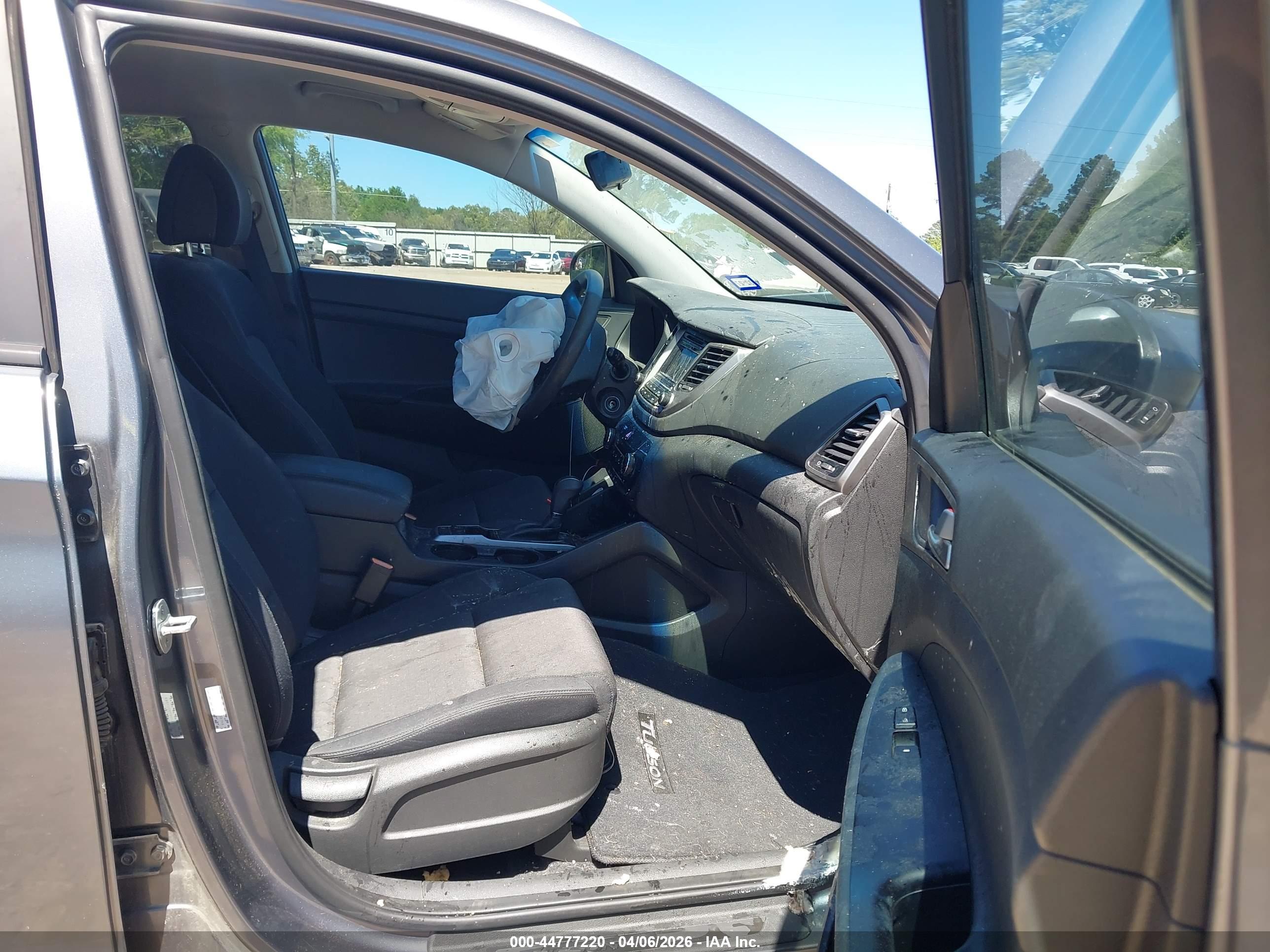 HYUNDAI TUCSON image 5