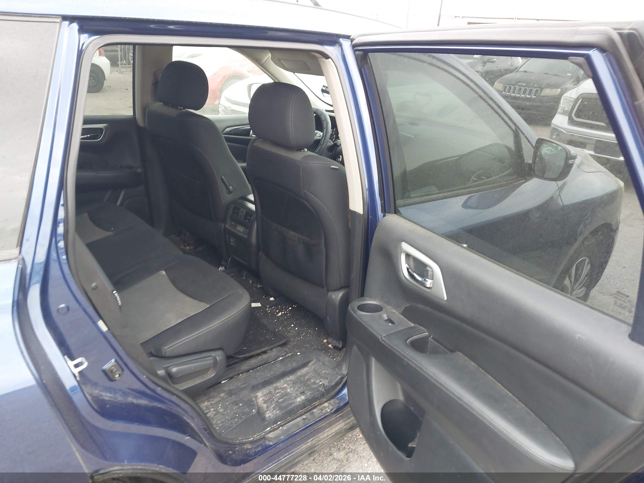 NISSAN PATHFINDER image 8