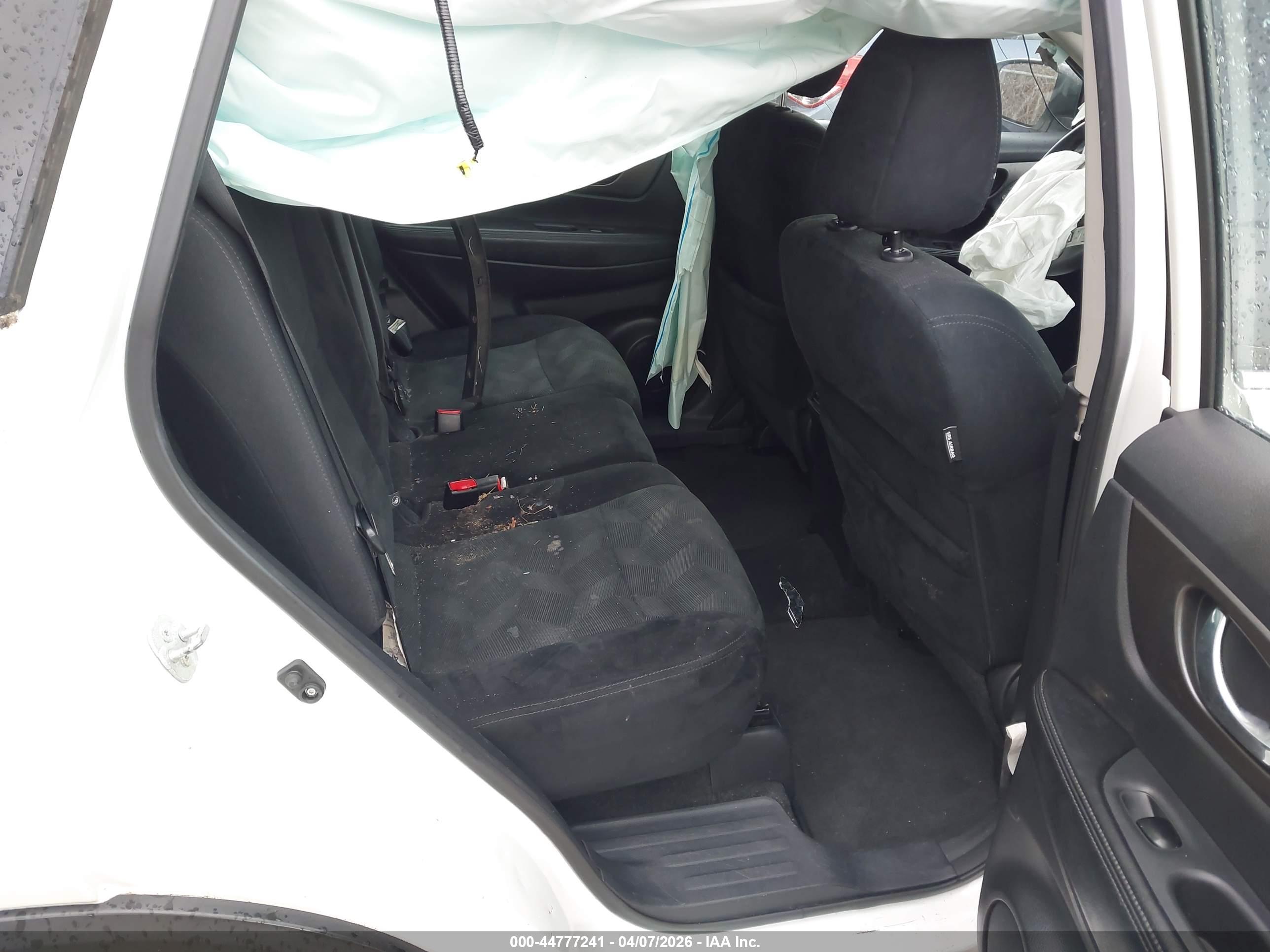 NISSAN ROGUE image 8