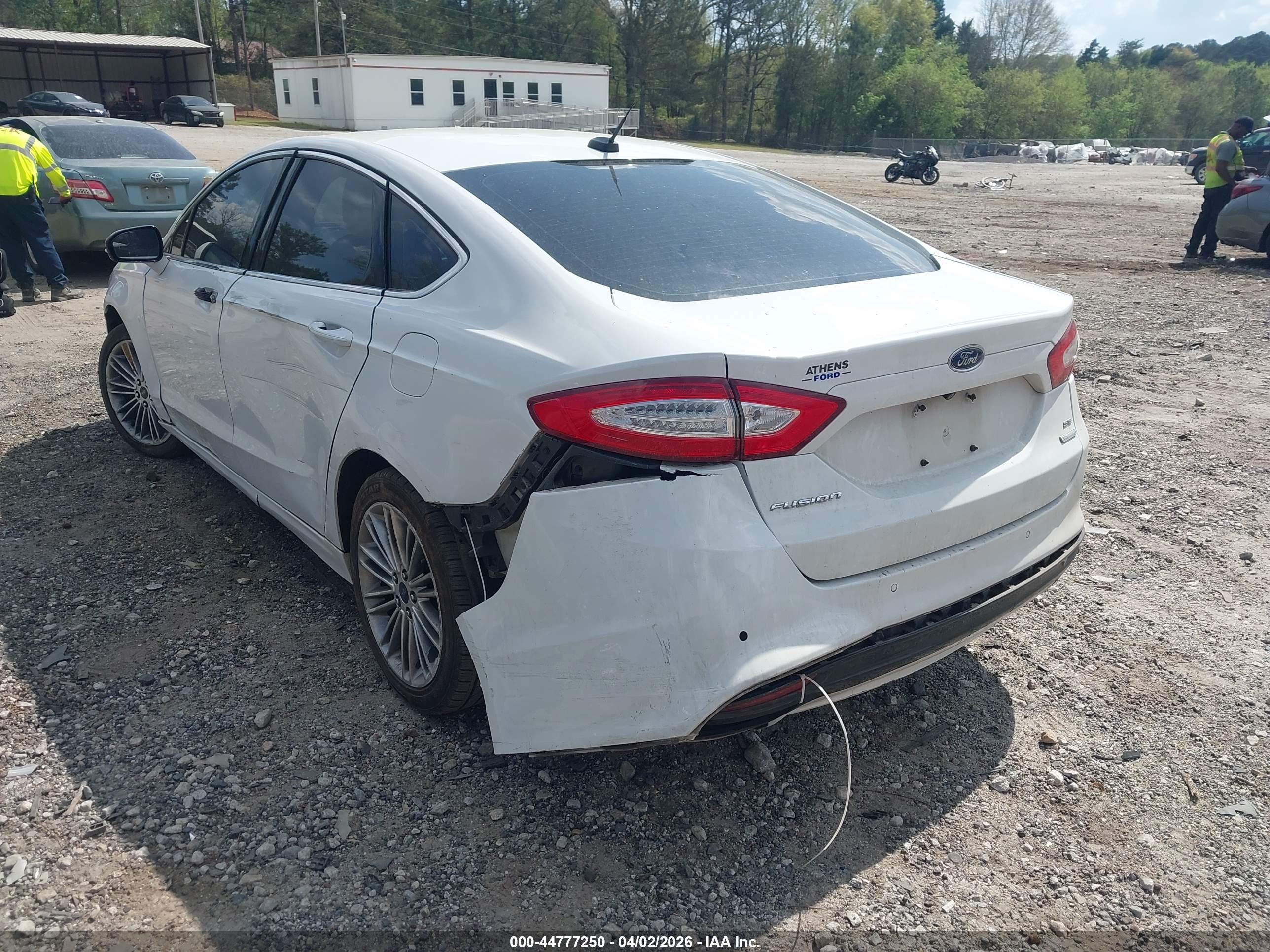 FORD FUSION image 3