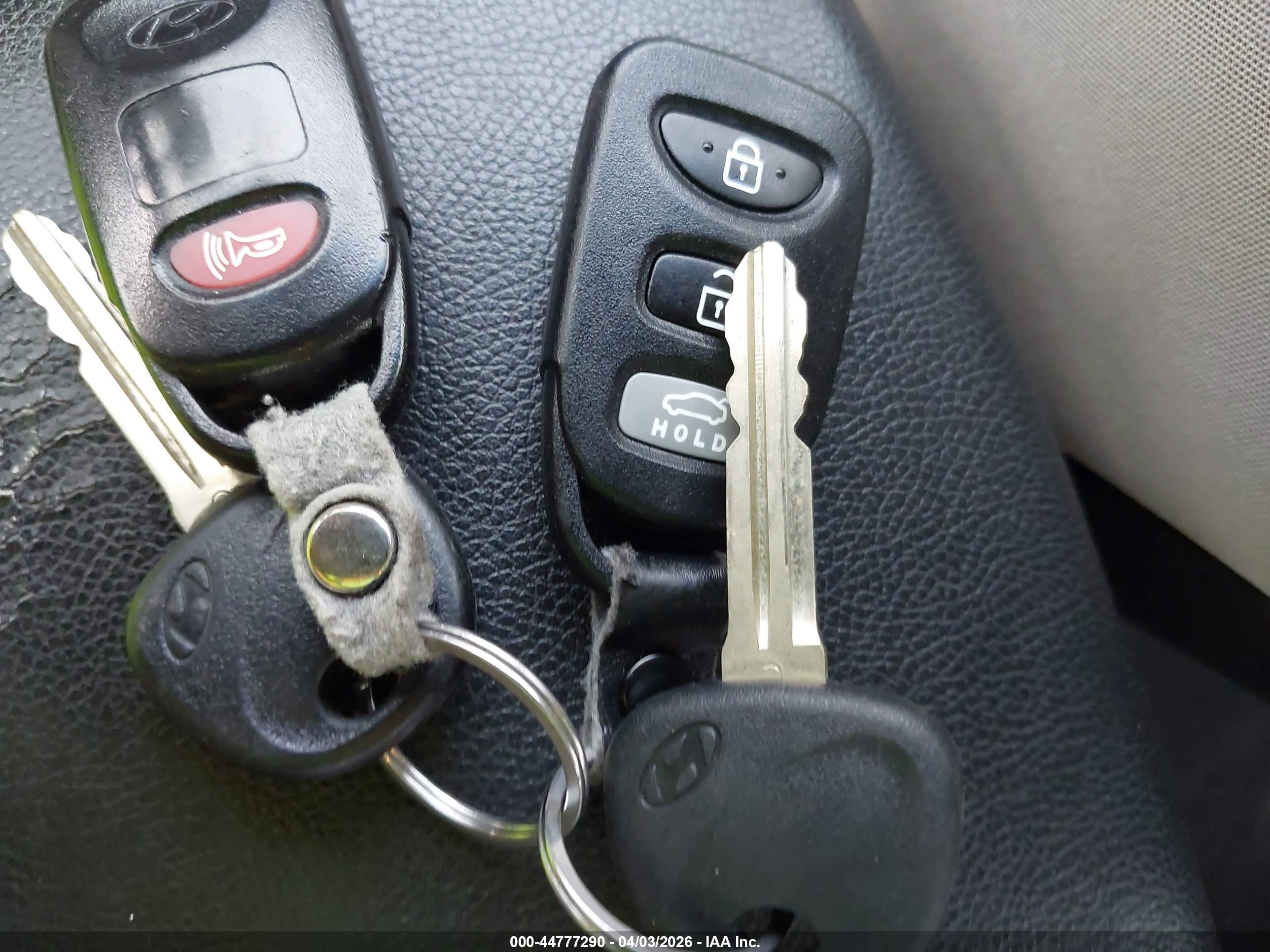 HYUNDAI ELANTRA image 11