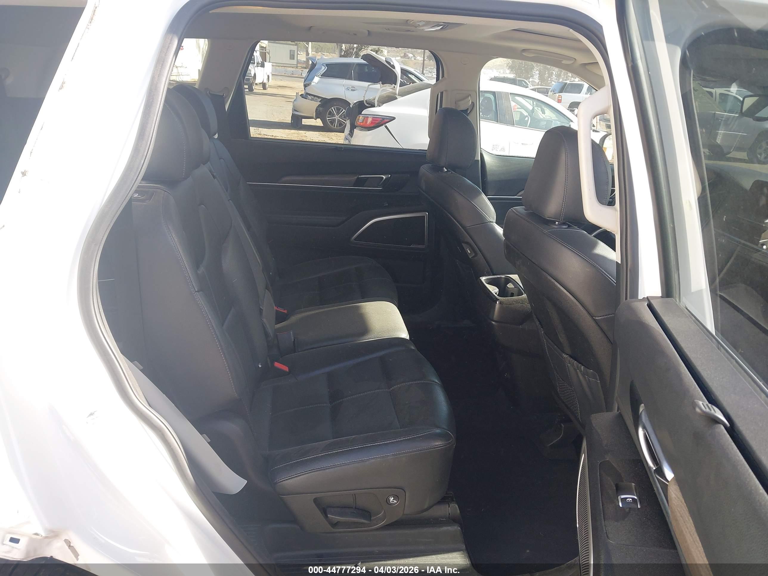 KIA TELLURIDE image 8