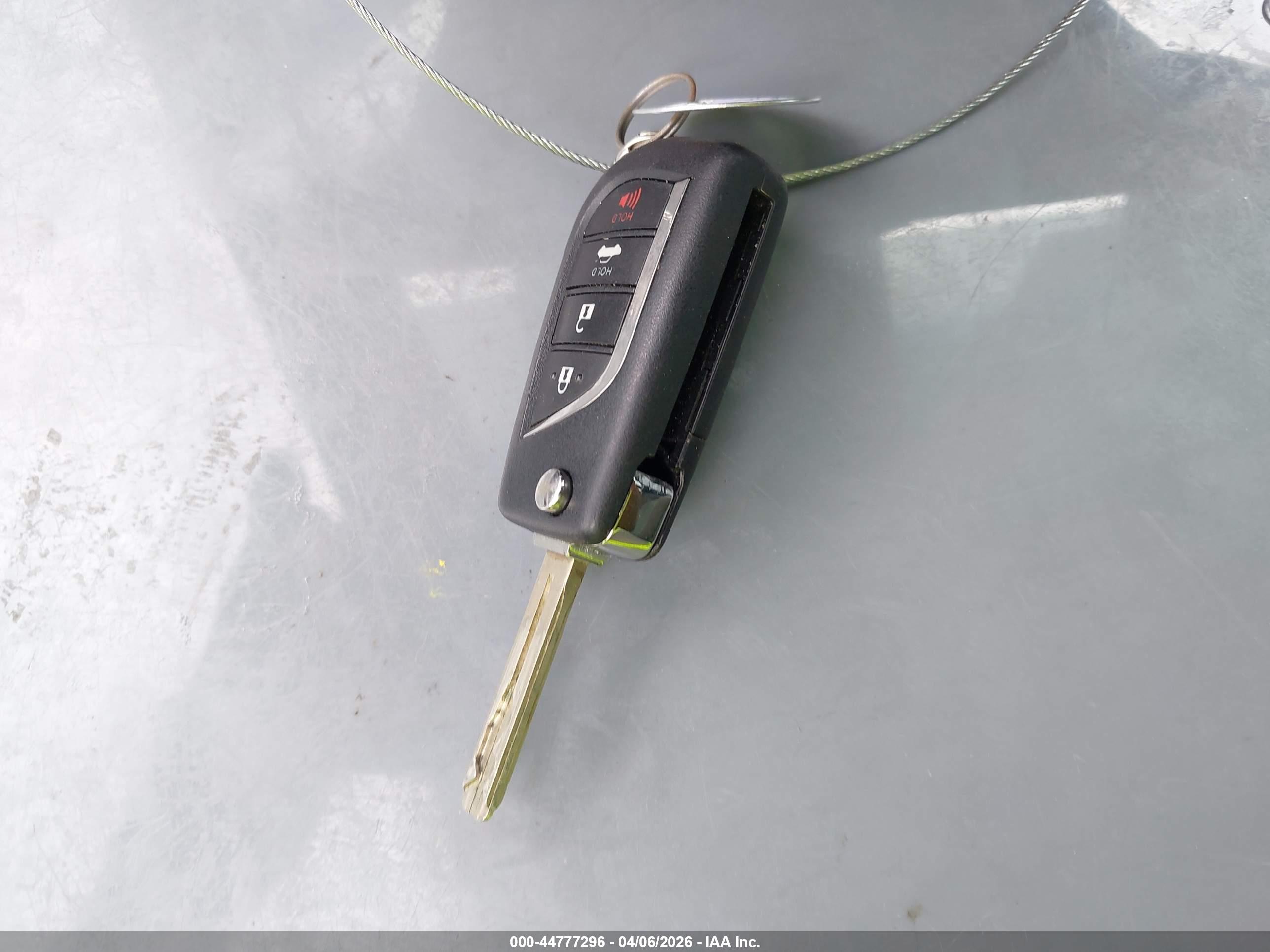TOYOTA CAMRY image 11
