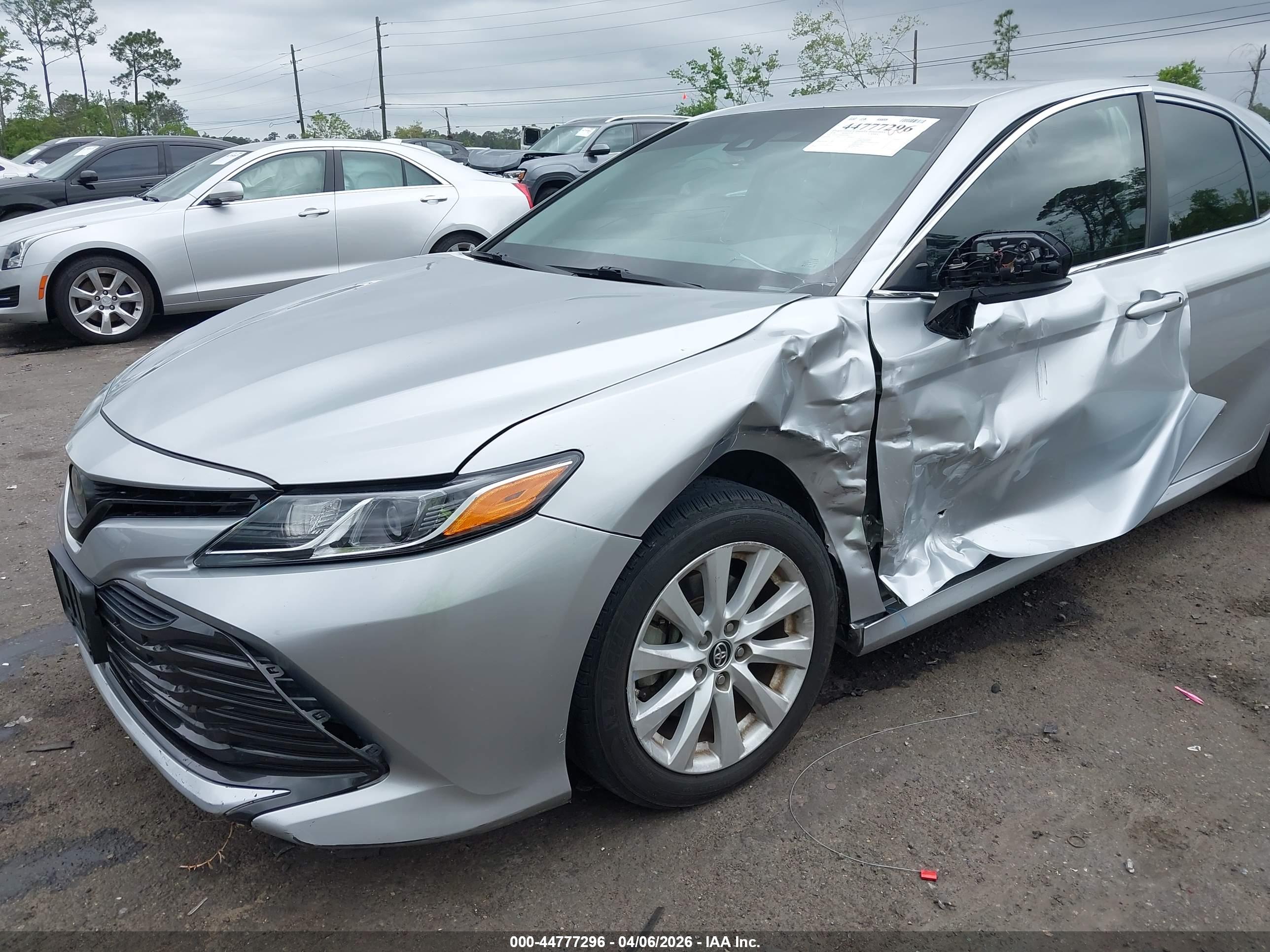 TOYOTA CAMRY image 6