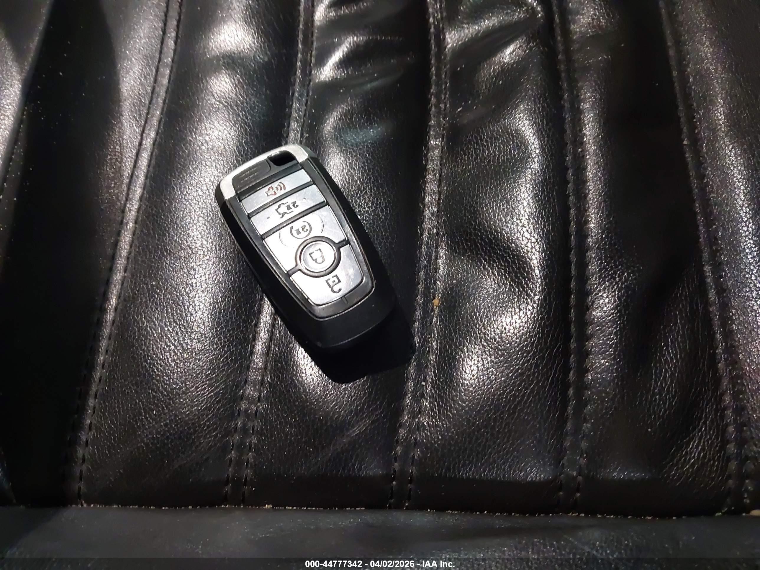 FORD FUSION image 11