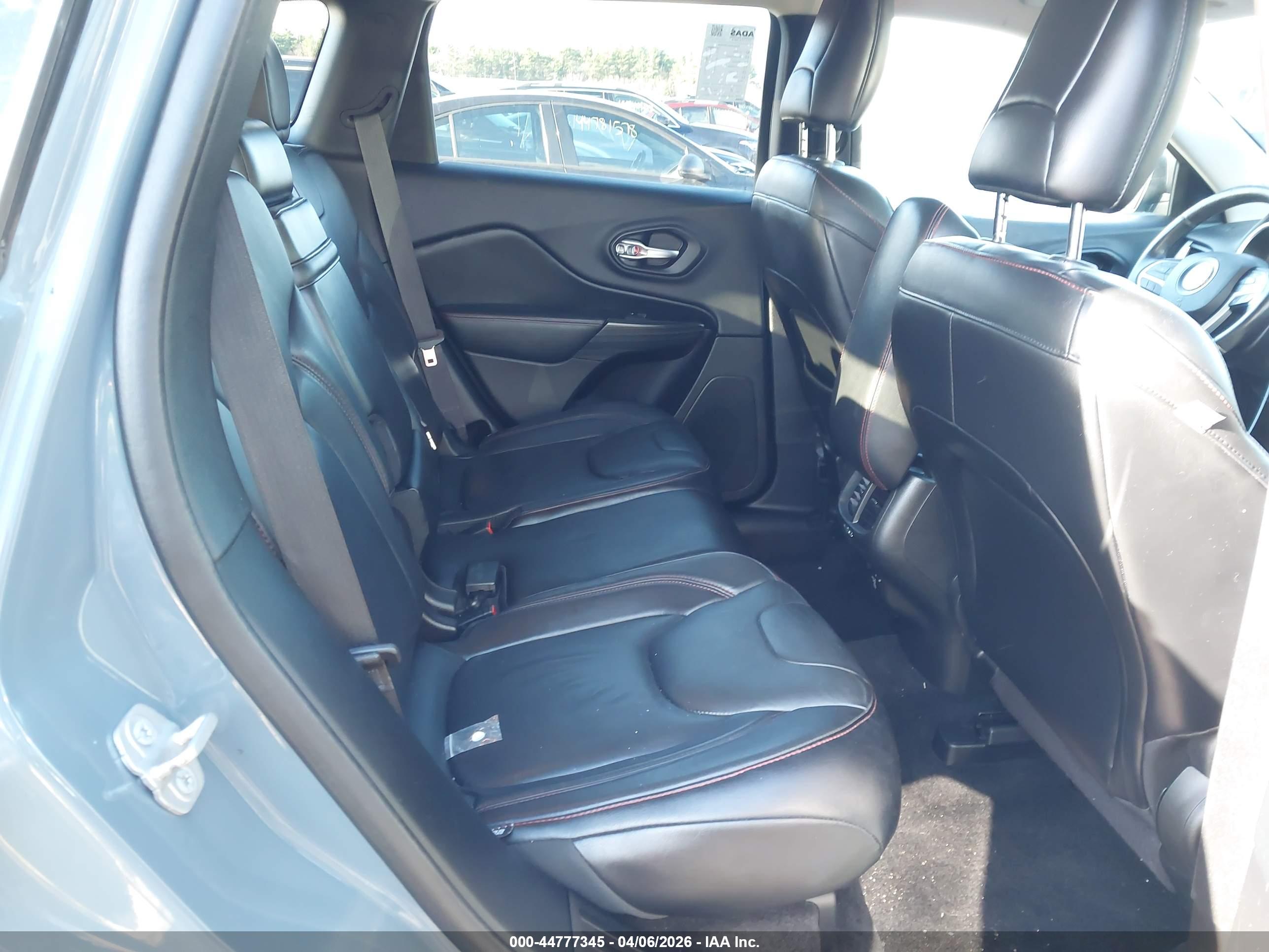 JEEP CHEROKEE image 8