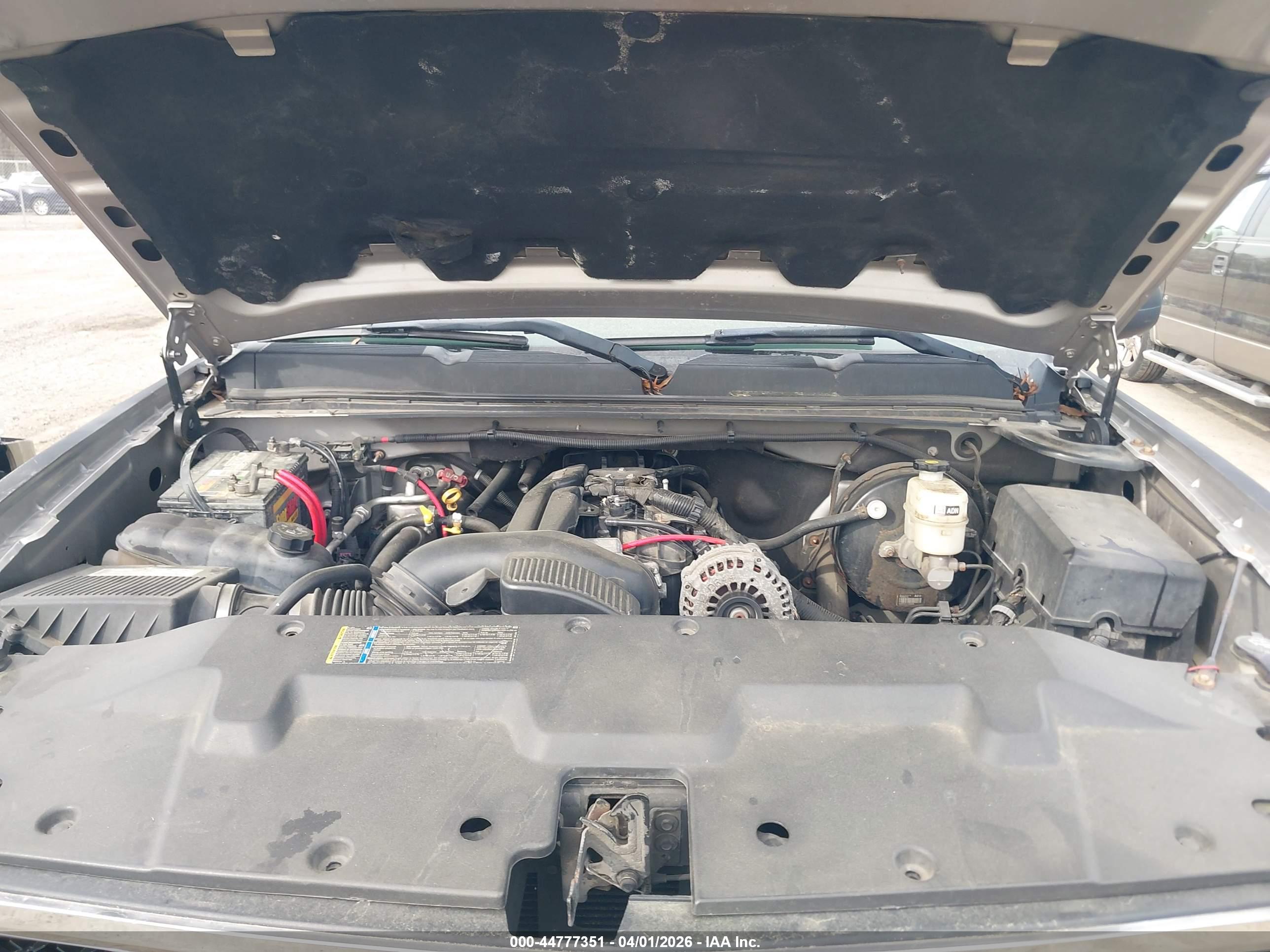 CHEVROLET SILVERADO image 10