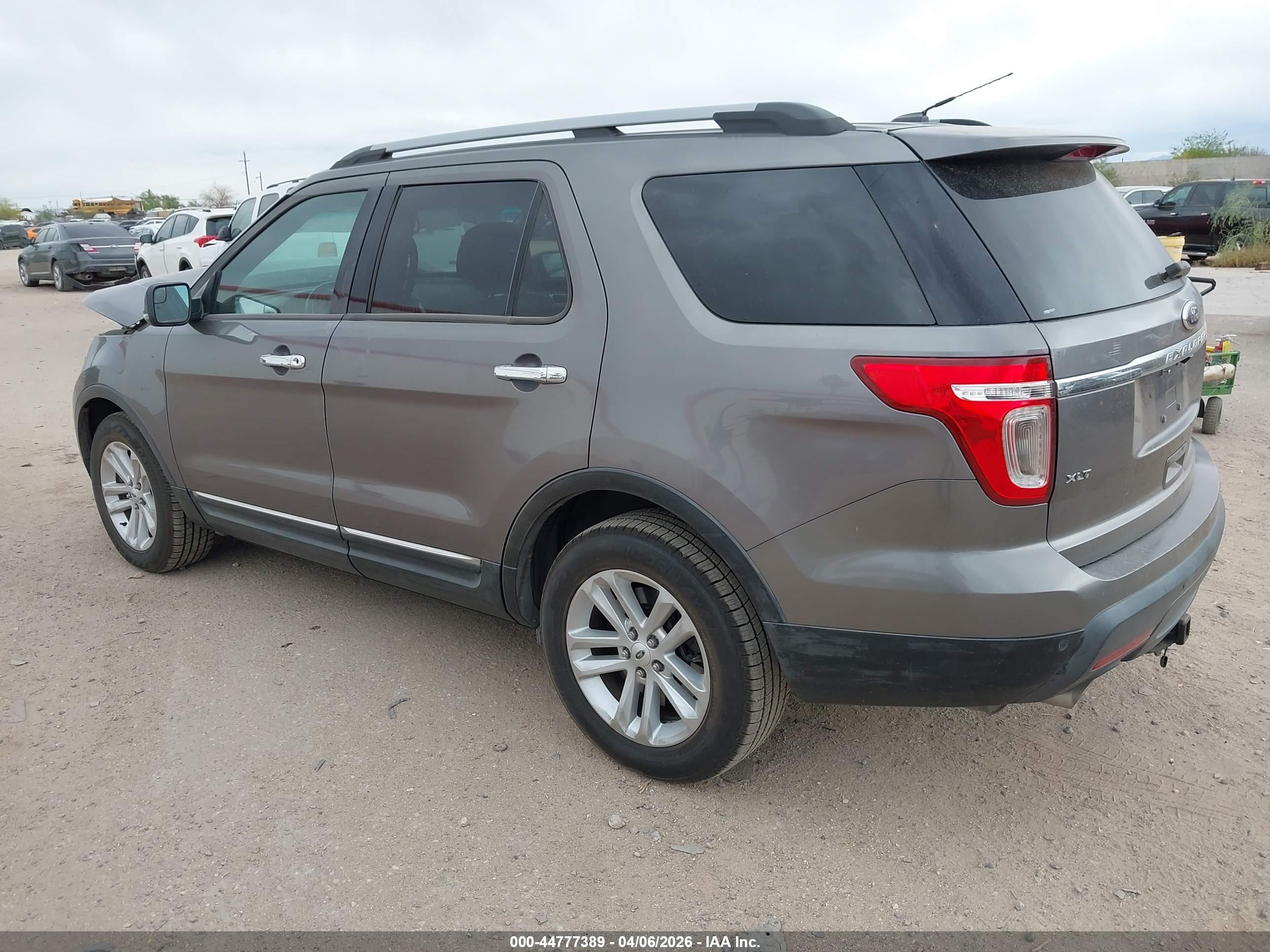 FORD EXPLORER image 3