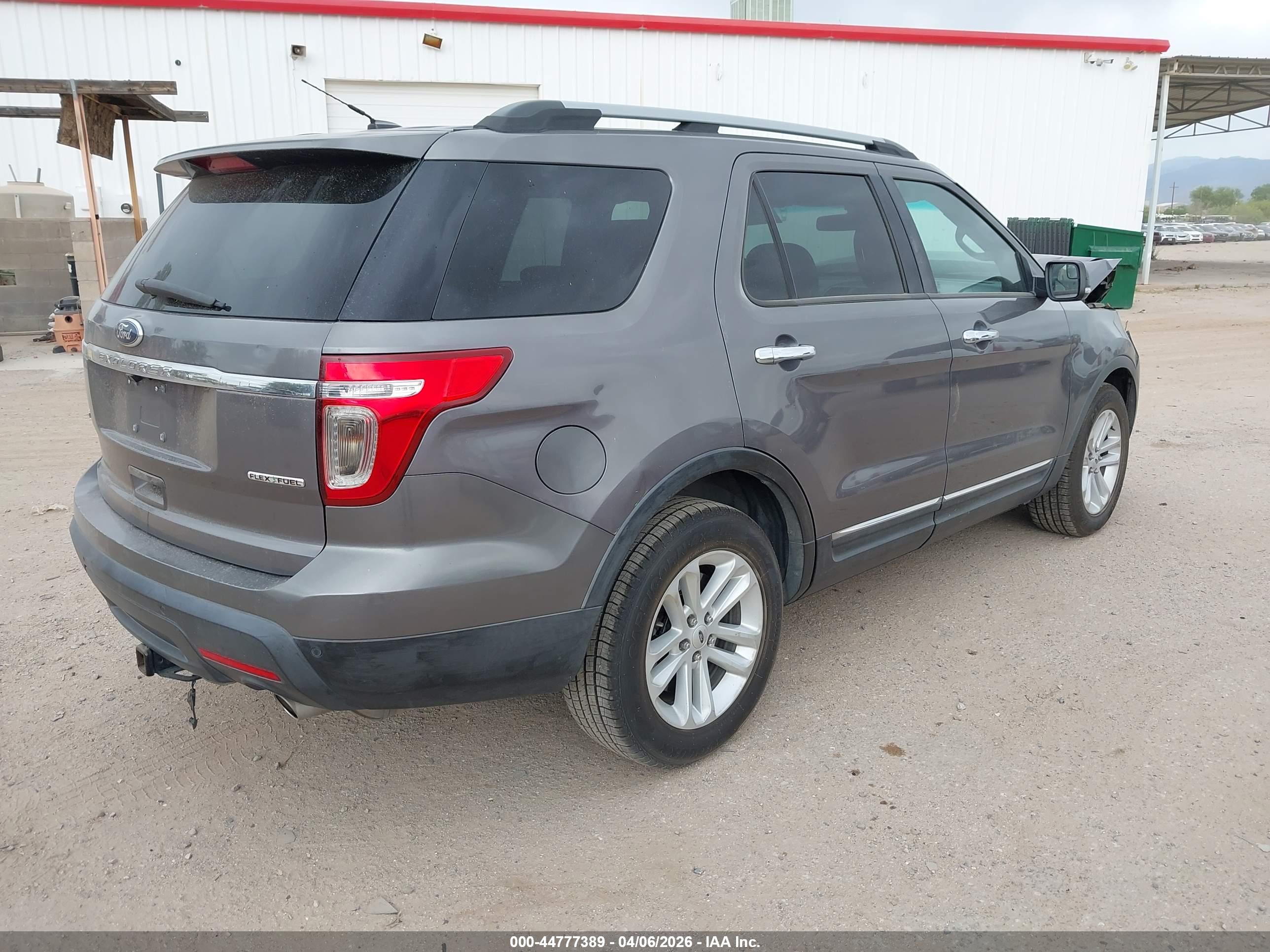 FORD EXPLORER image 4
