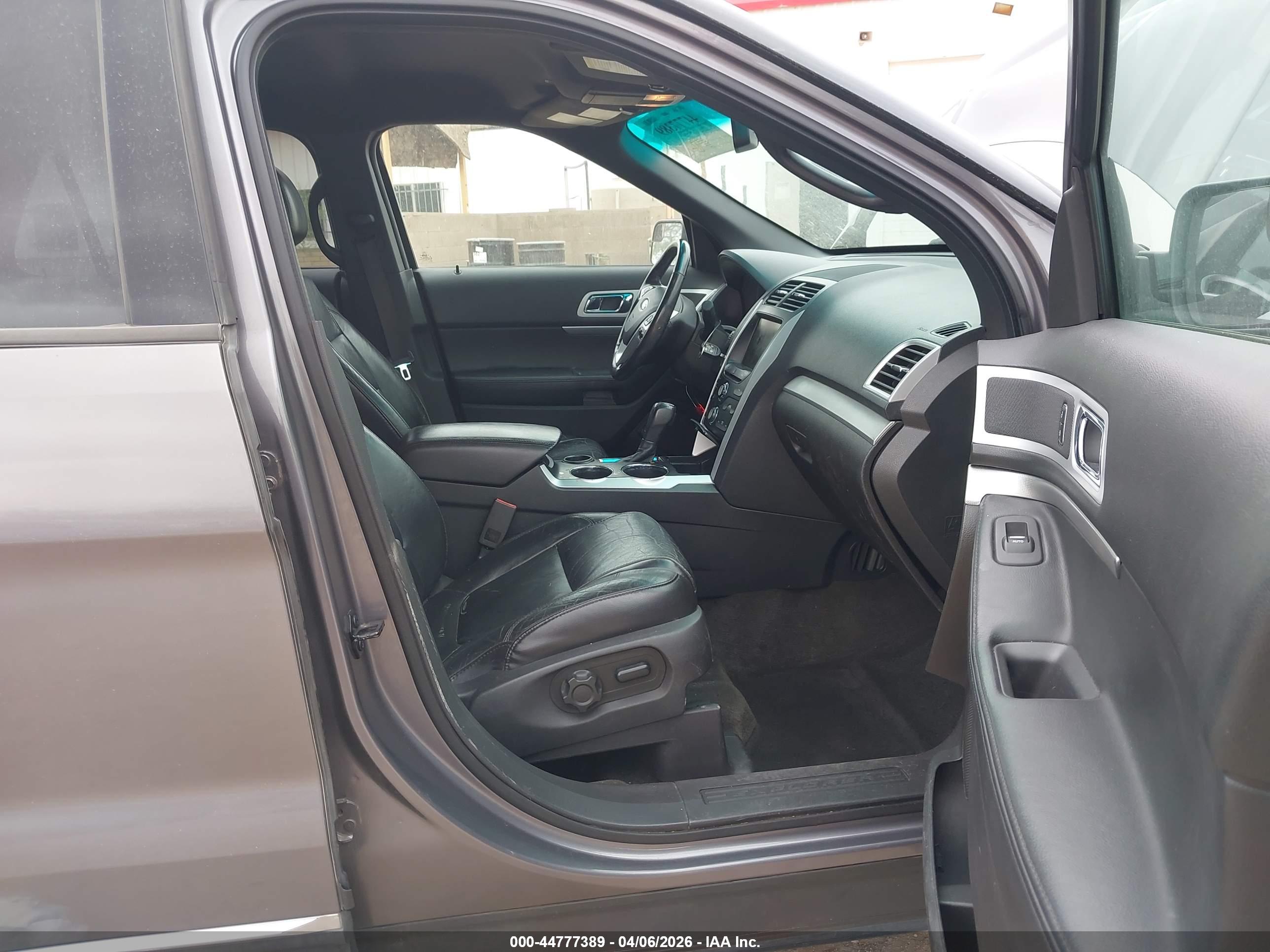 FORD EXPLORER image 5