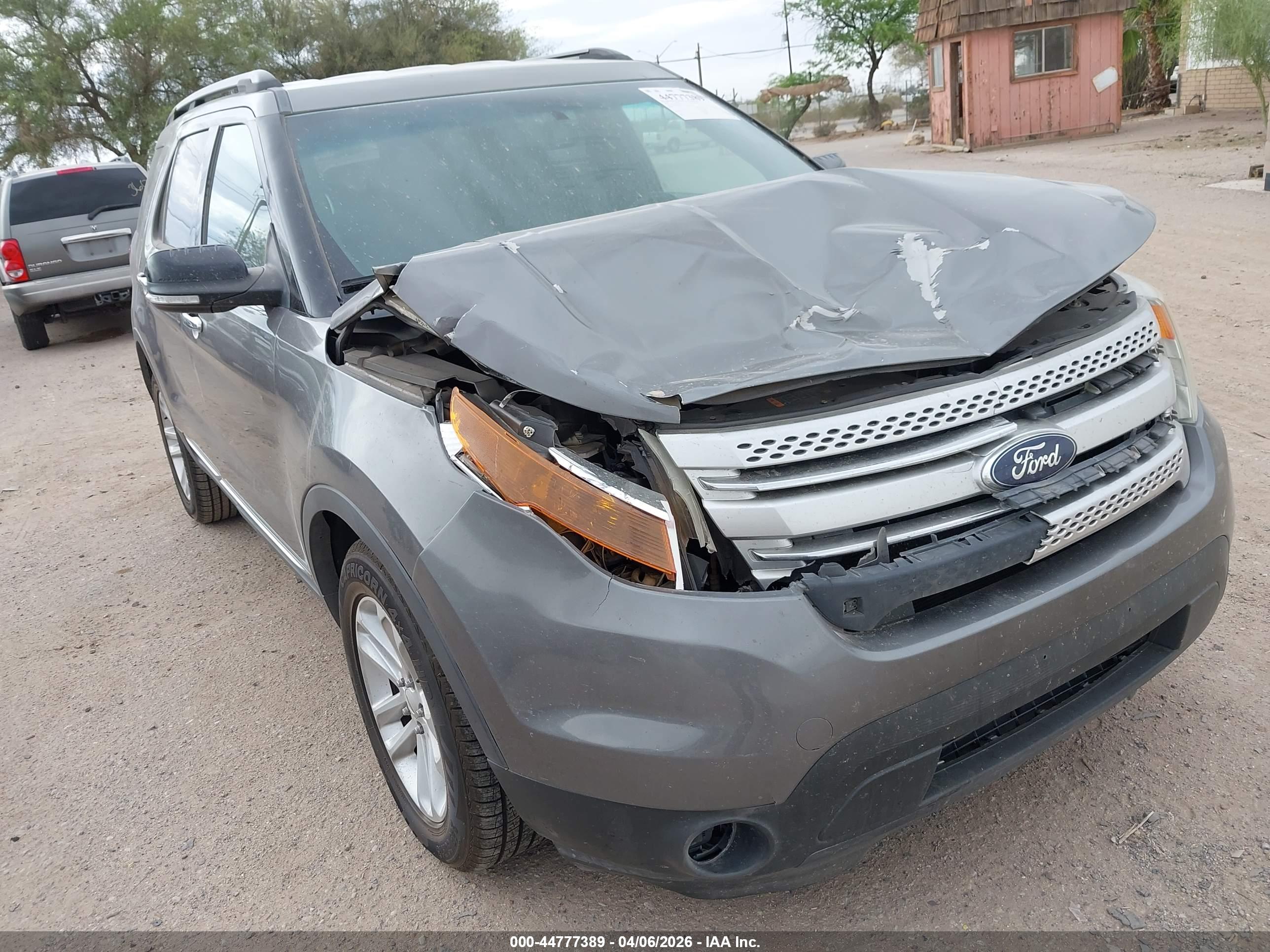 FORD EXPLORER image 6