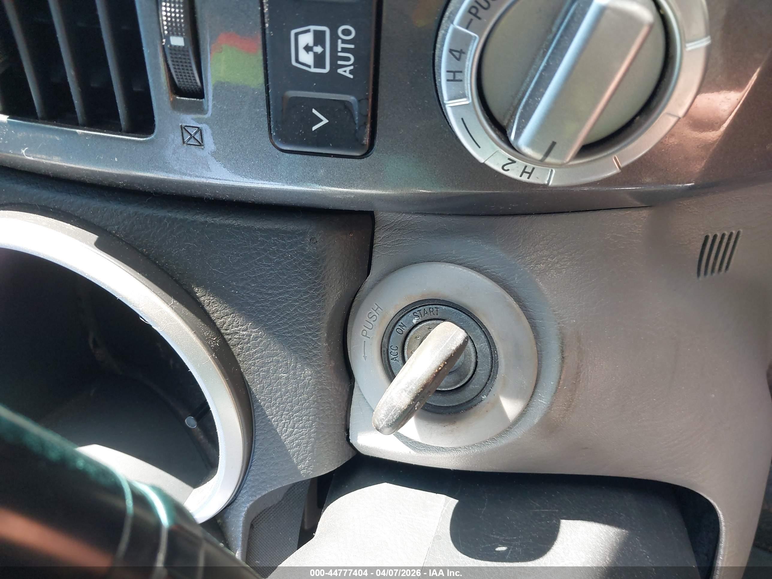 TOYOTA 4RUNNER image 11