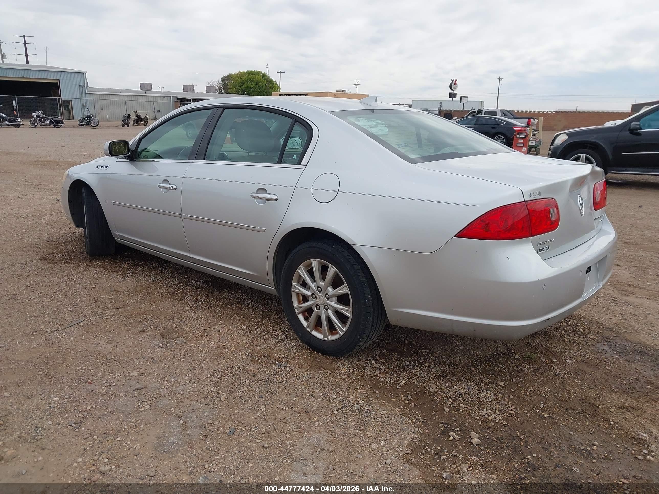 BUICK LUCERNE image 3