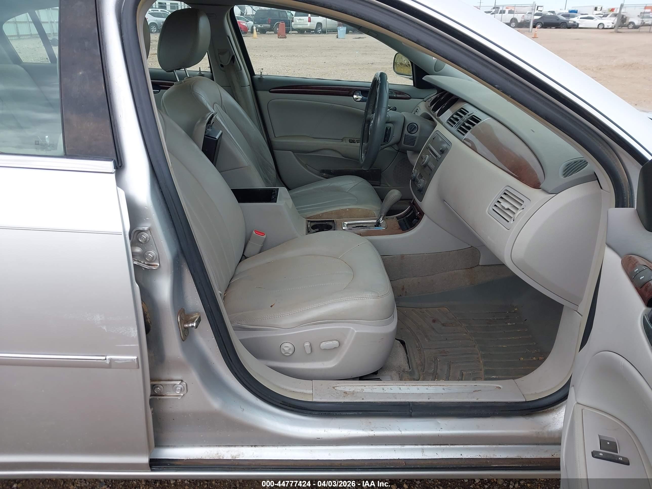 BUICK LUCERNE image 5