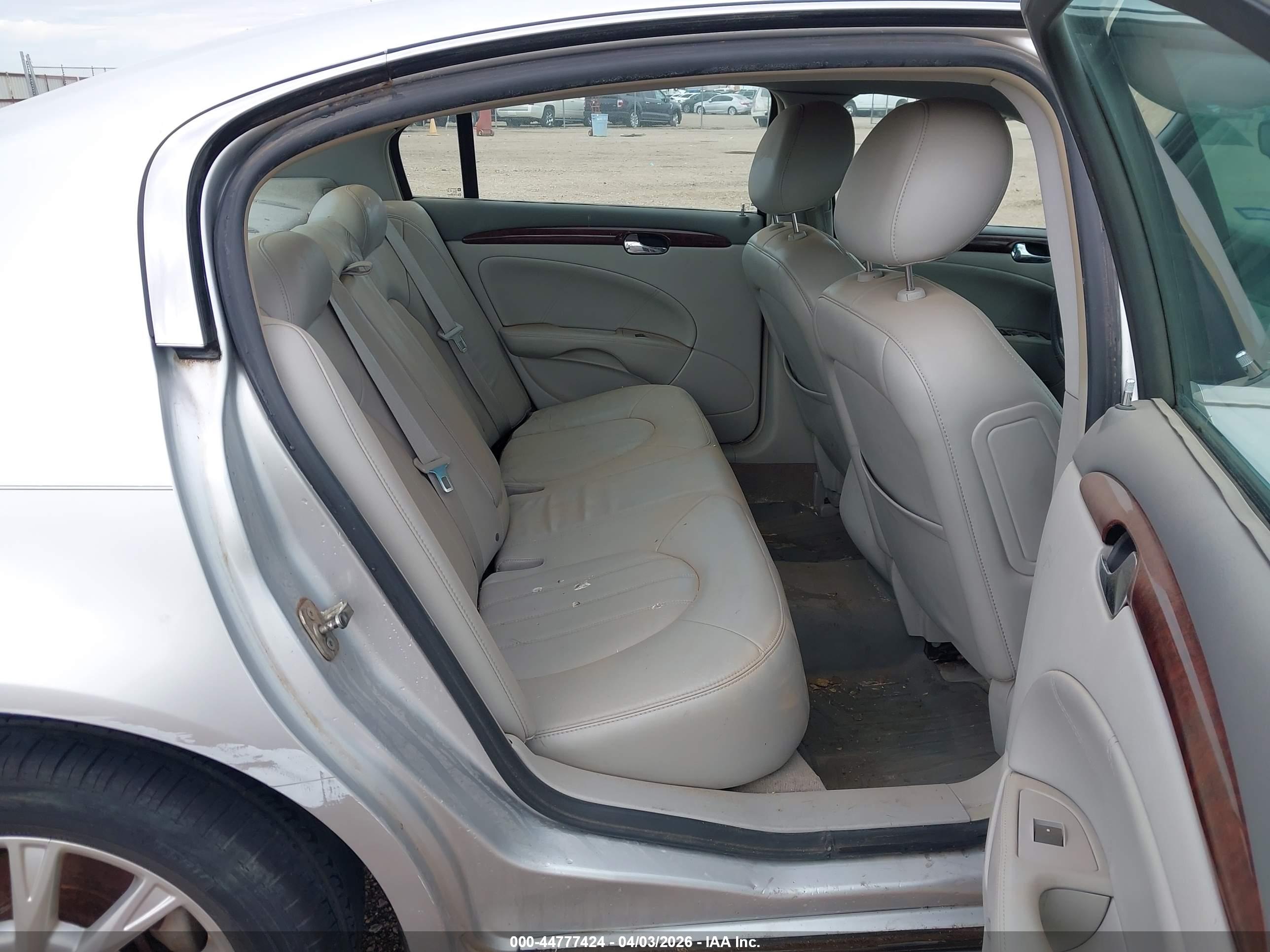 BUICK LUCERNE image 8
