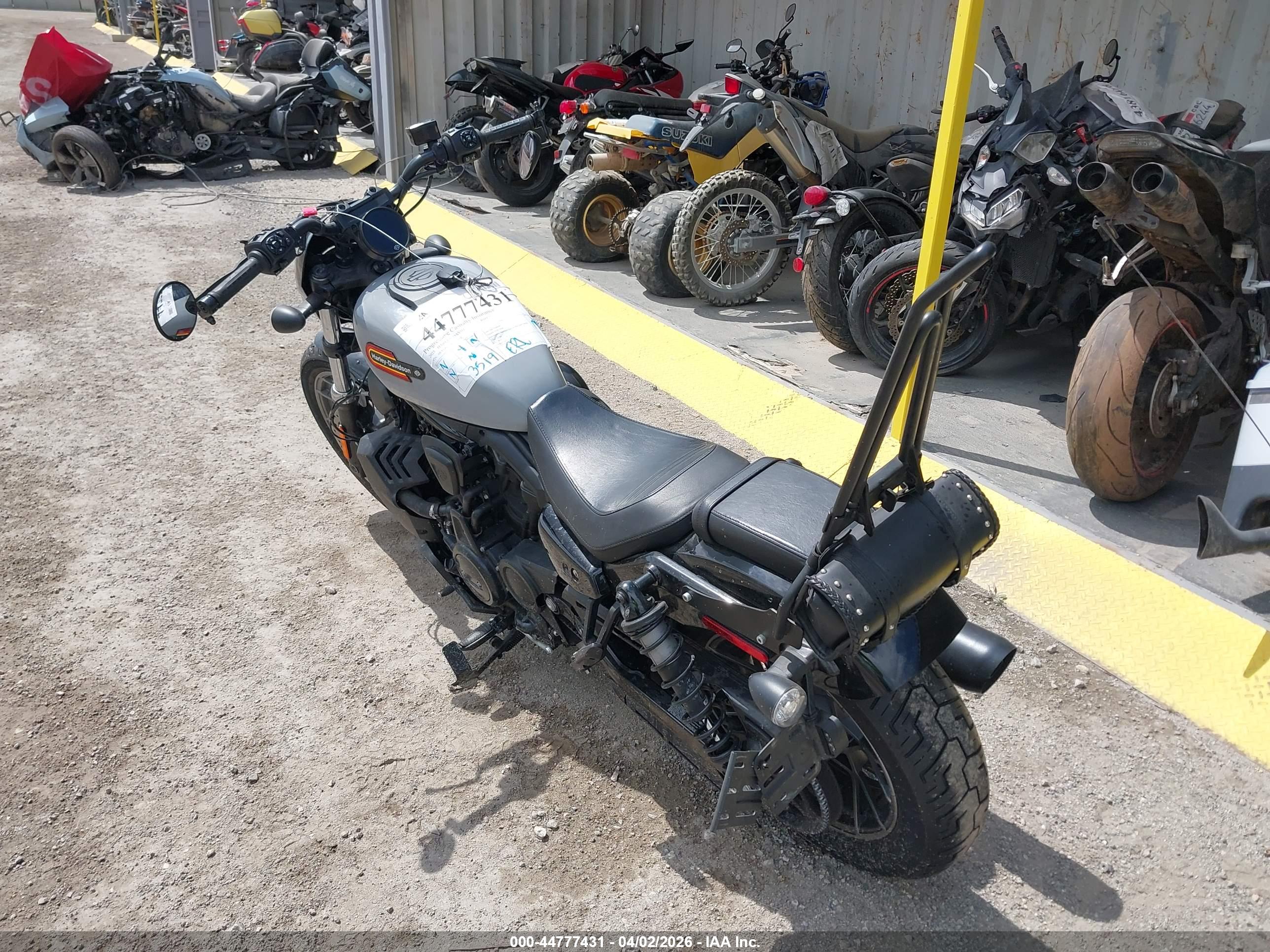 HARLEY-DAVIDSON RH975 image 3