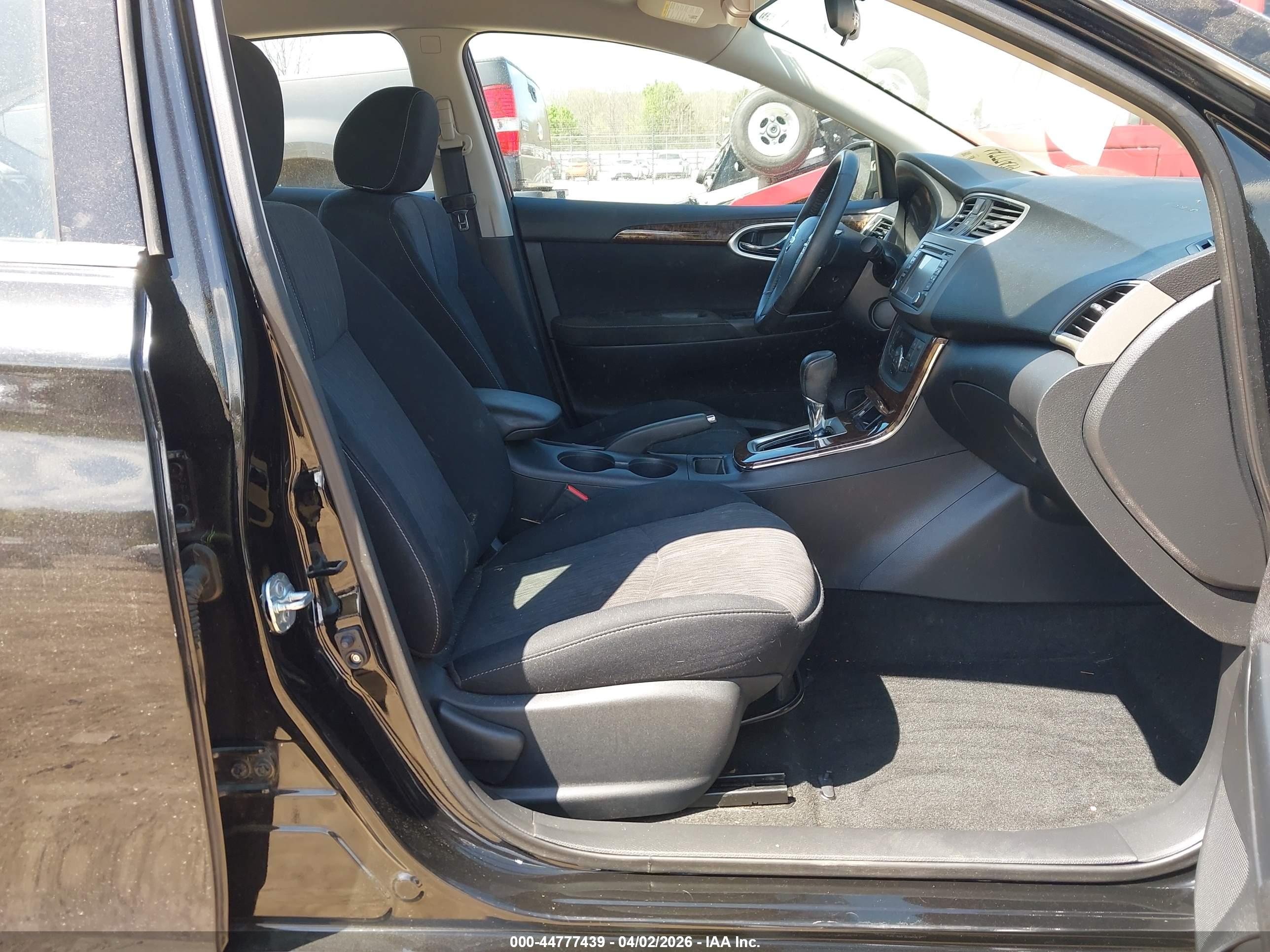 NISSAN SENTRA image 5