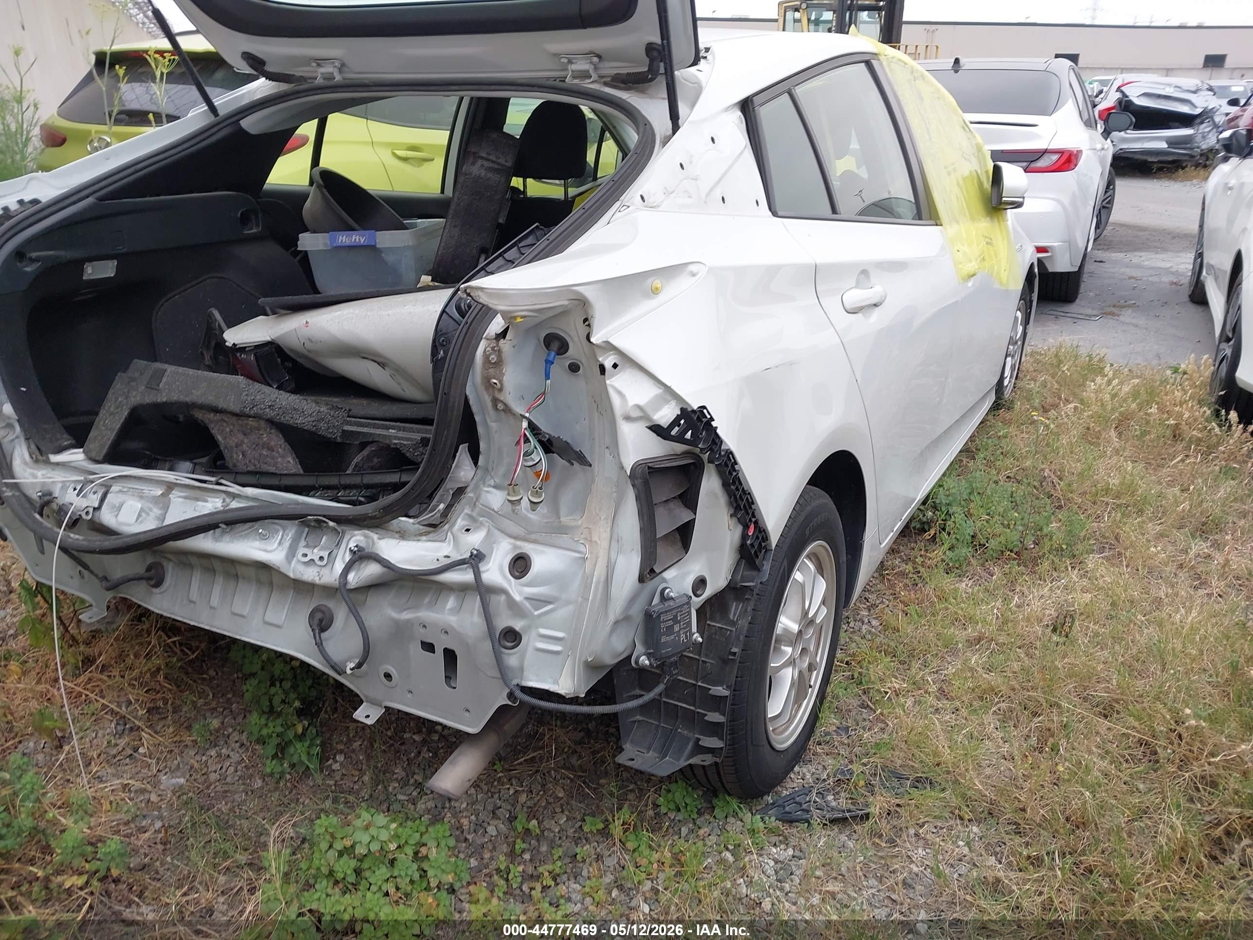 TOYOTA PRIUS image 4