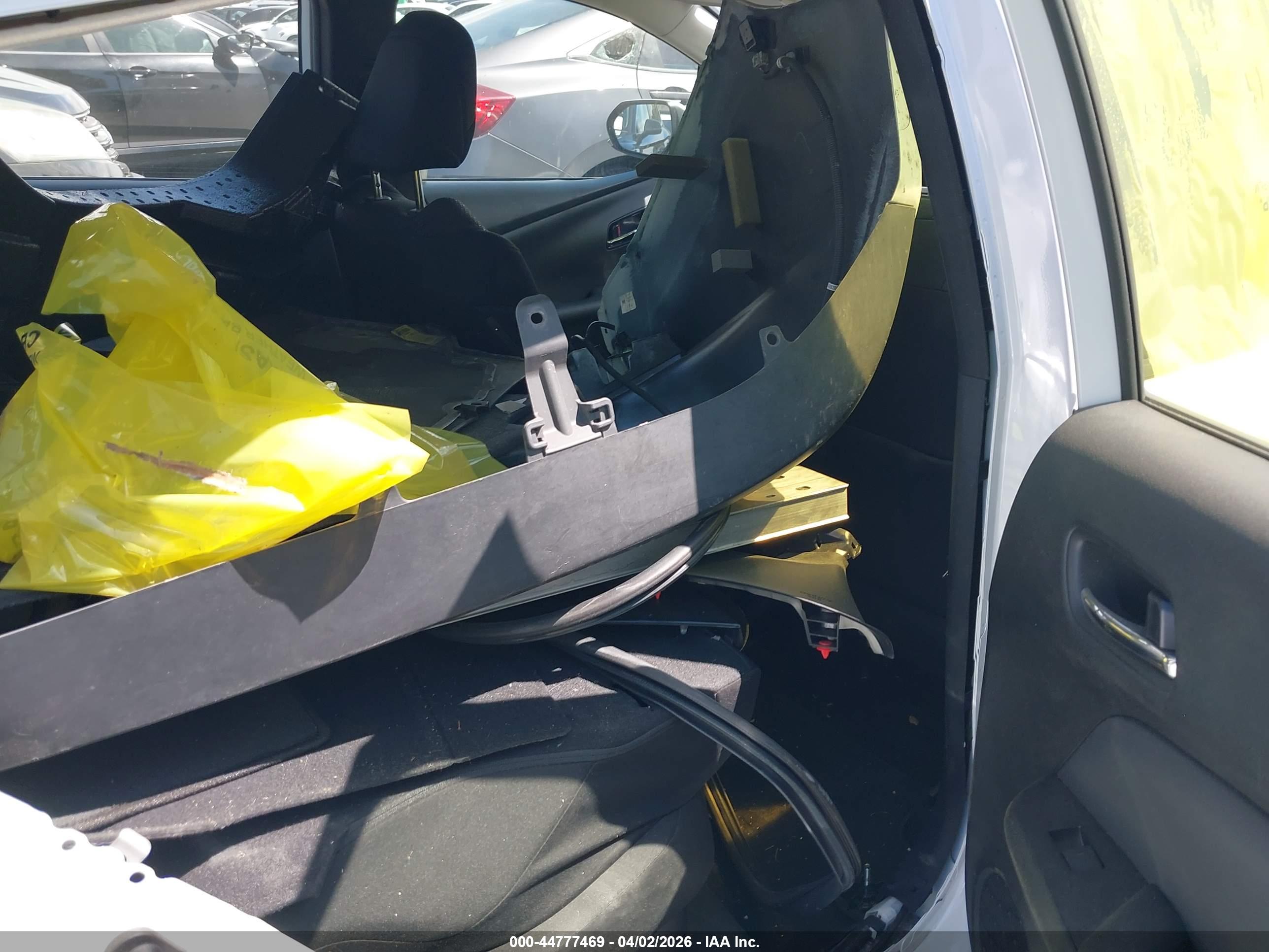 TOYOTA PRIUS image 8