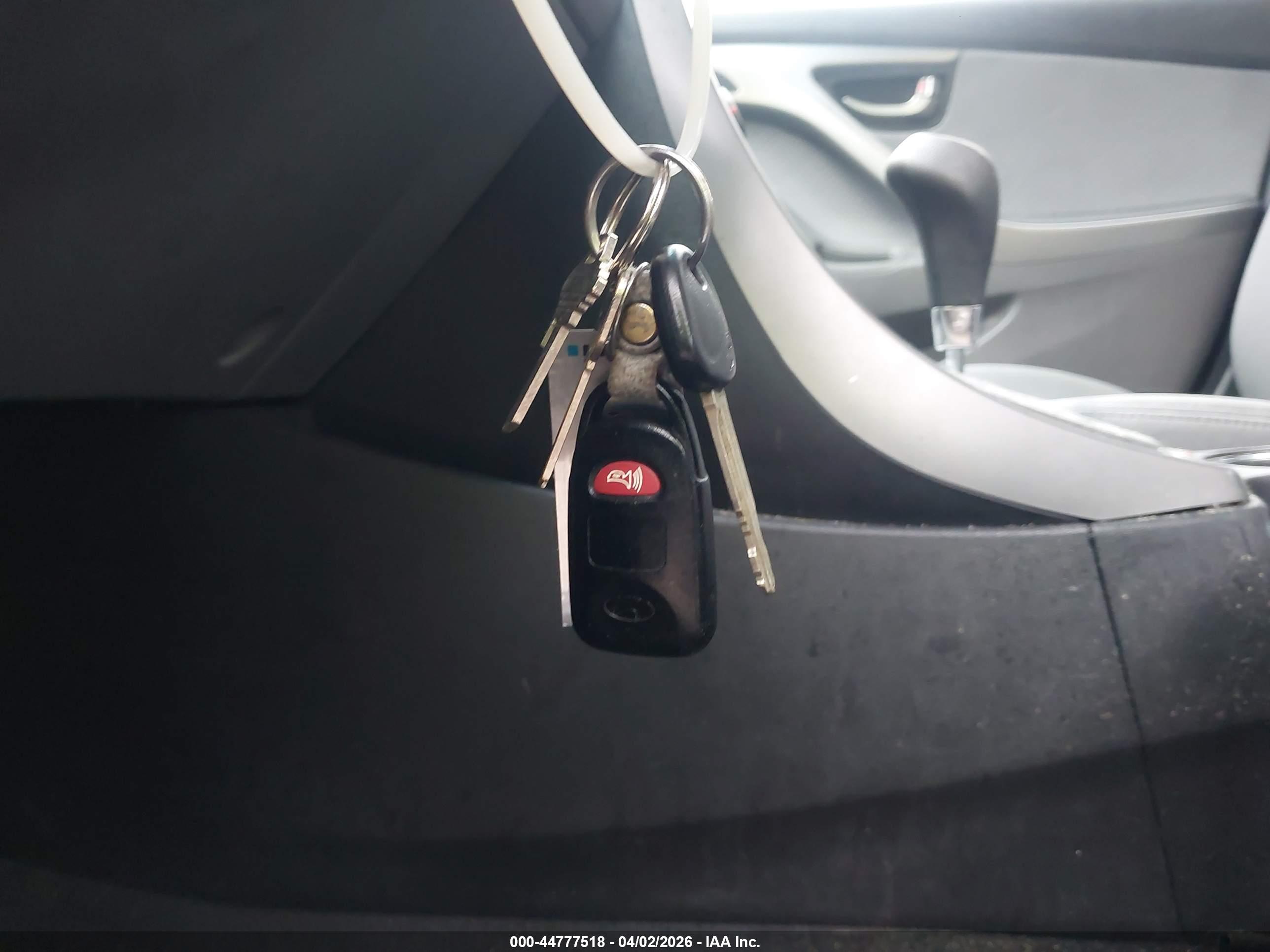 HYUNDAI ELANTRA image 11