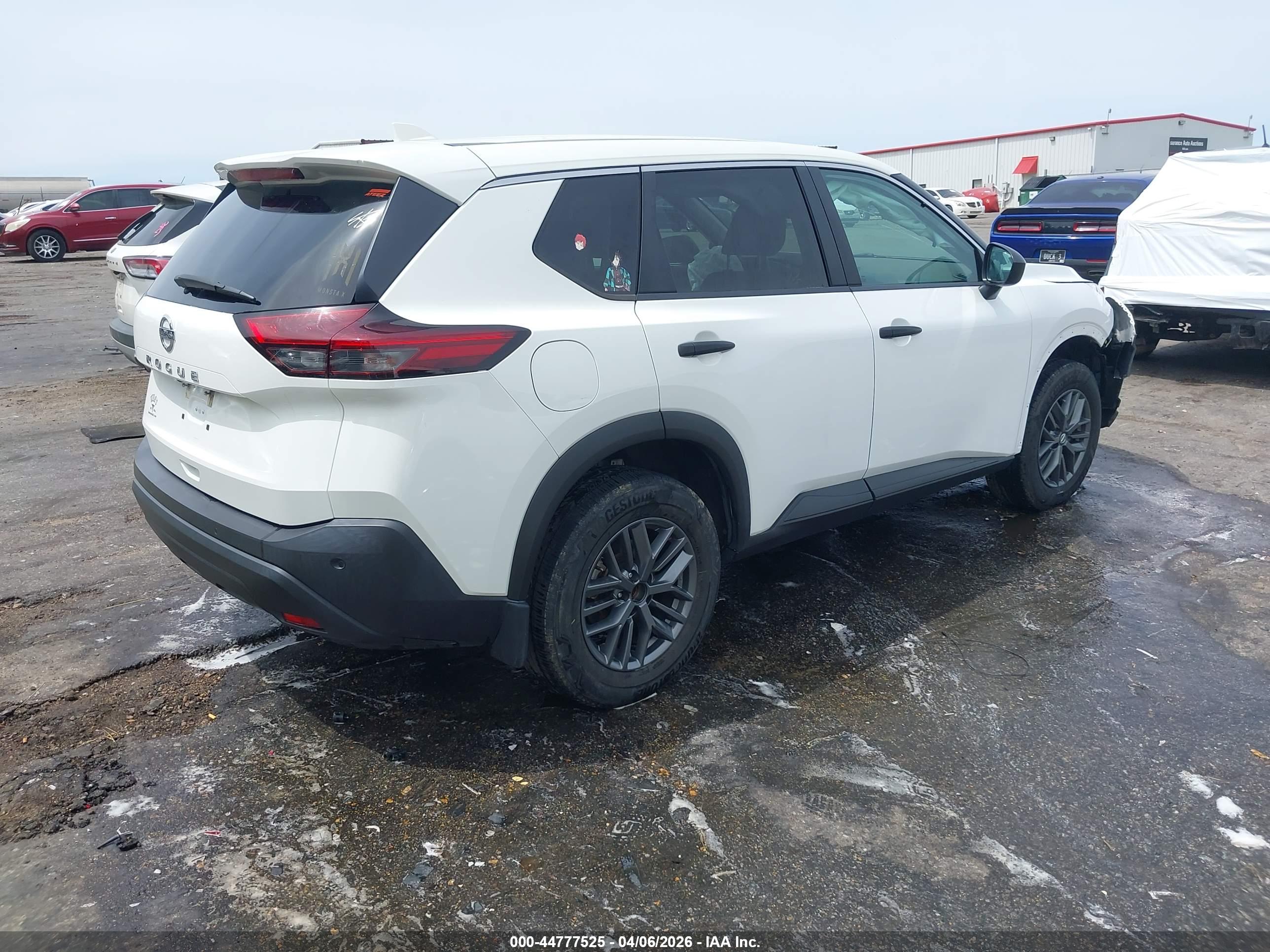 NISSAN ROGUE image 4