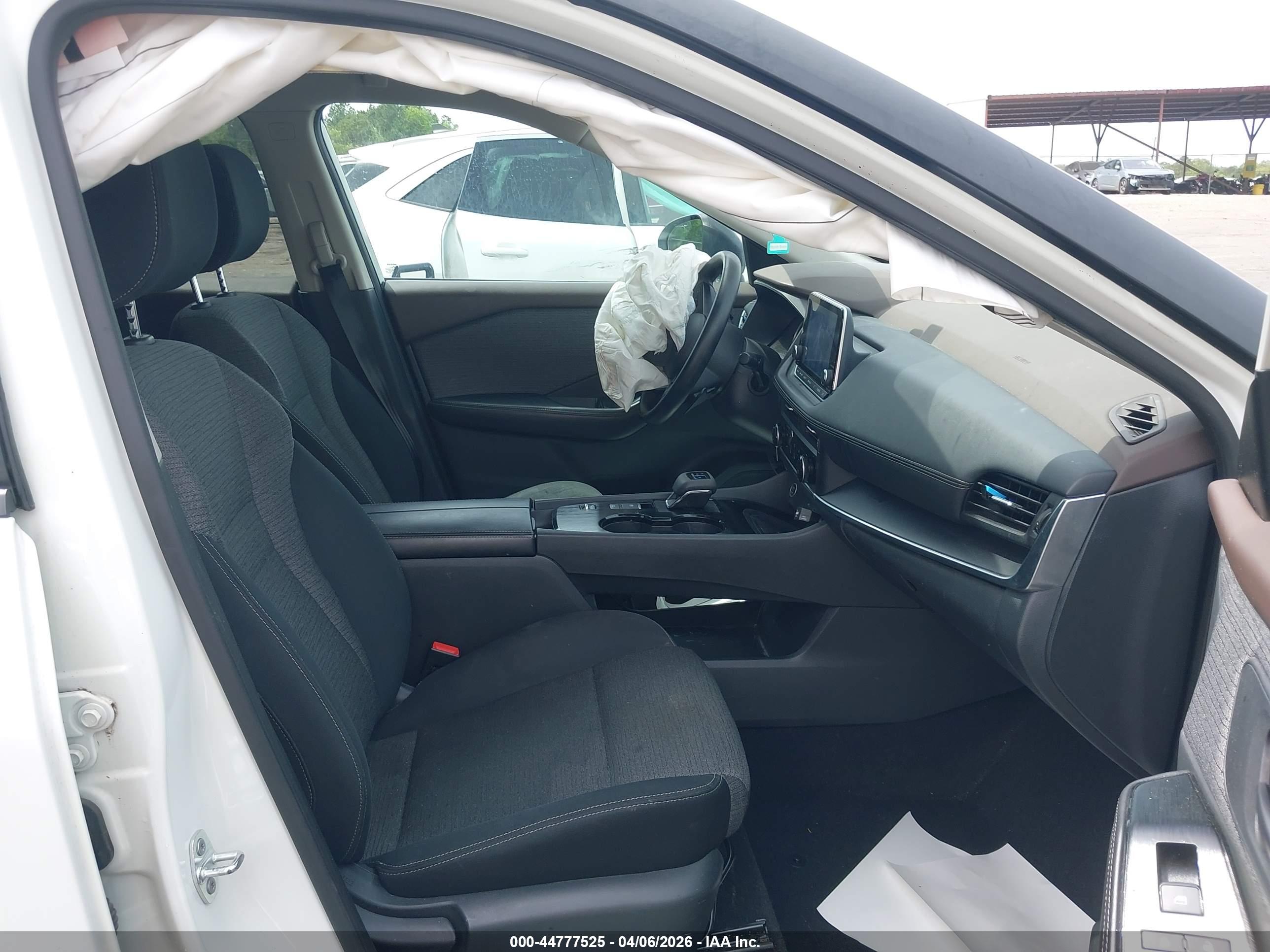 NISSAN ROGUE image 5