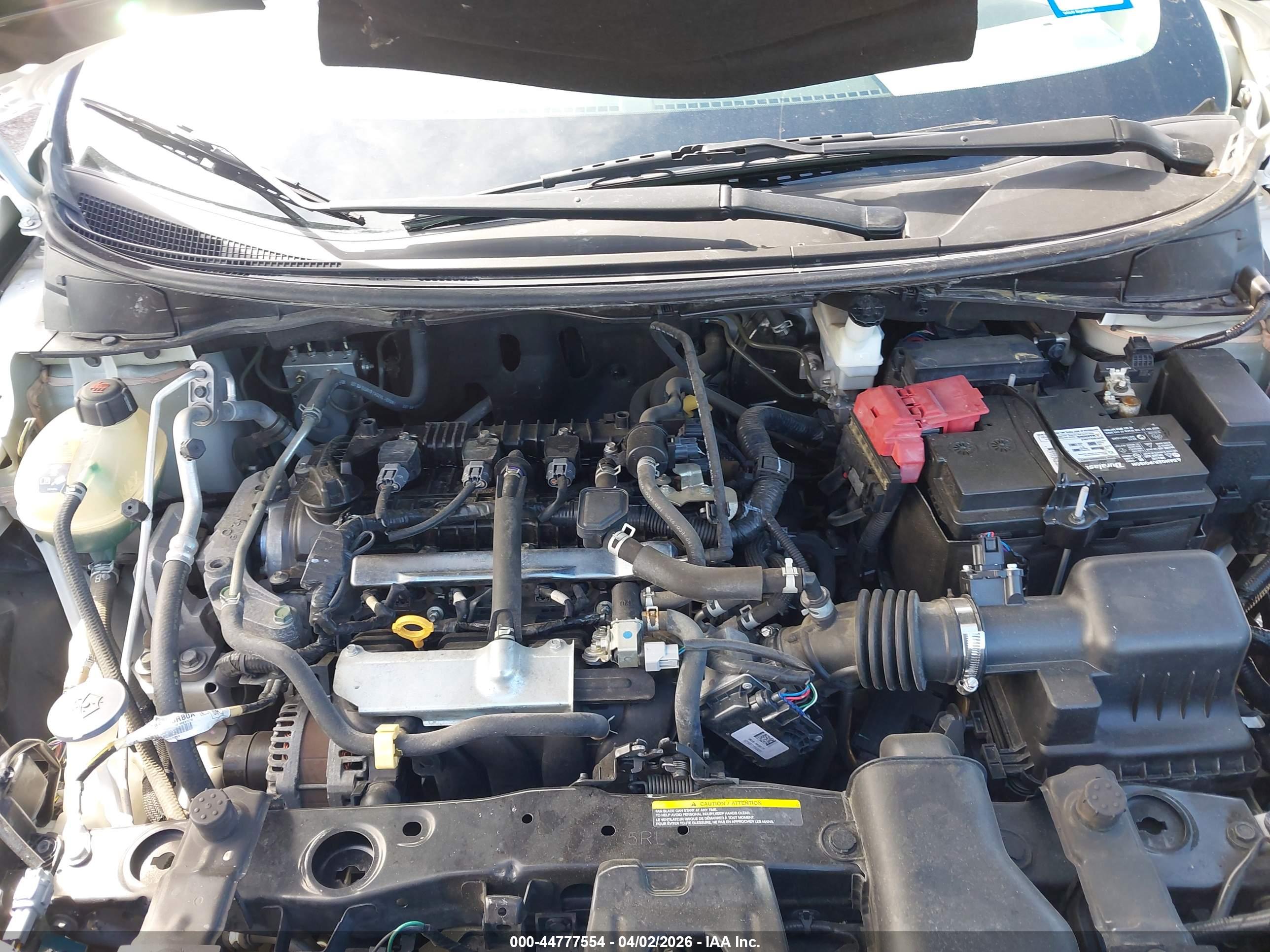 NISSAN VERSA image 10