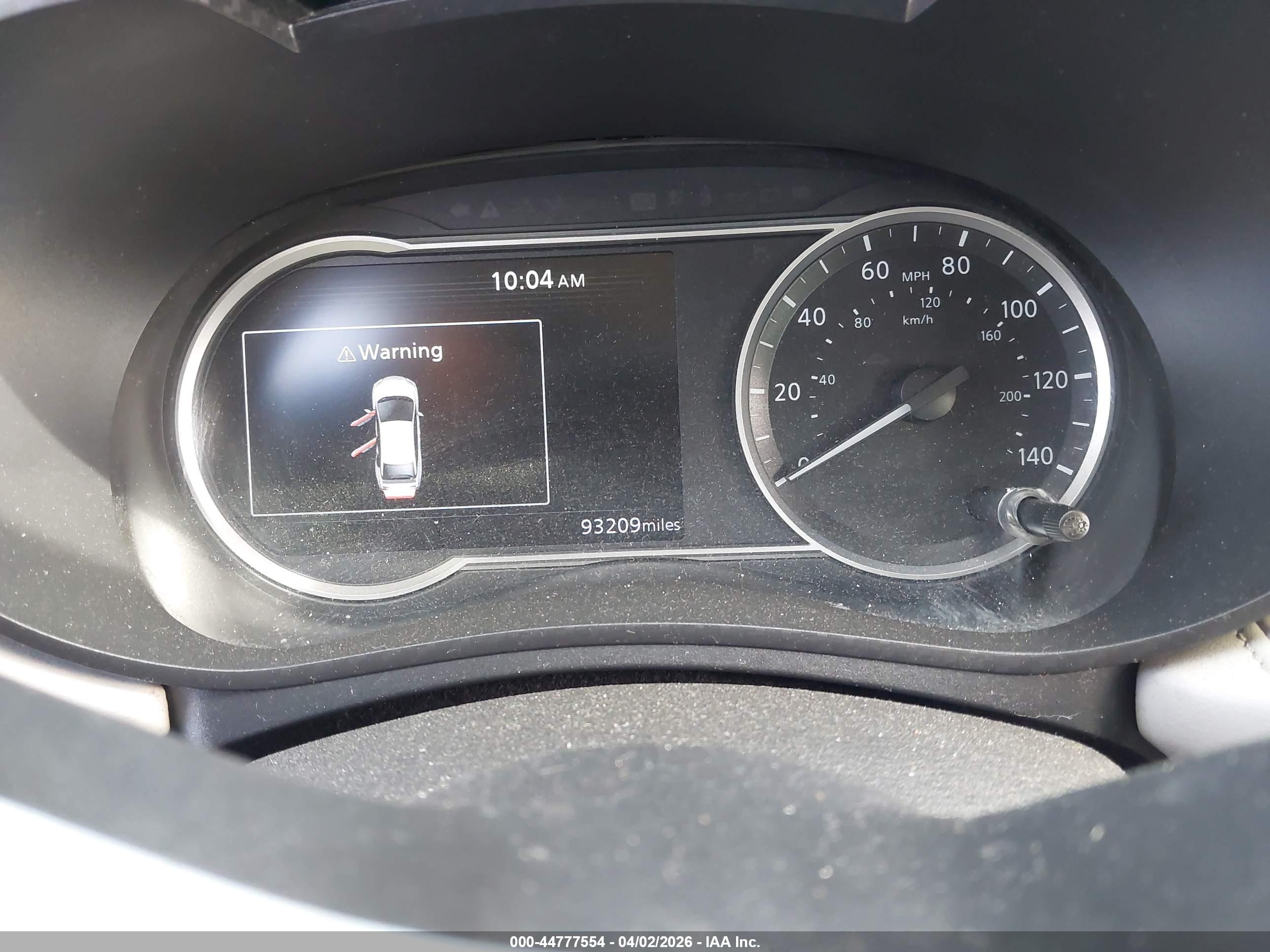 NISSAN VERSA image 7