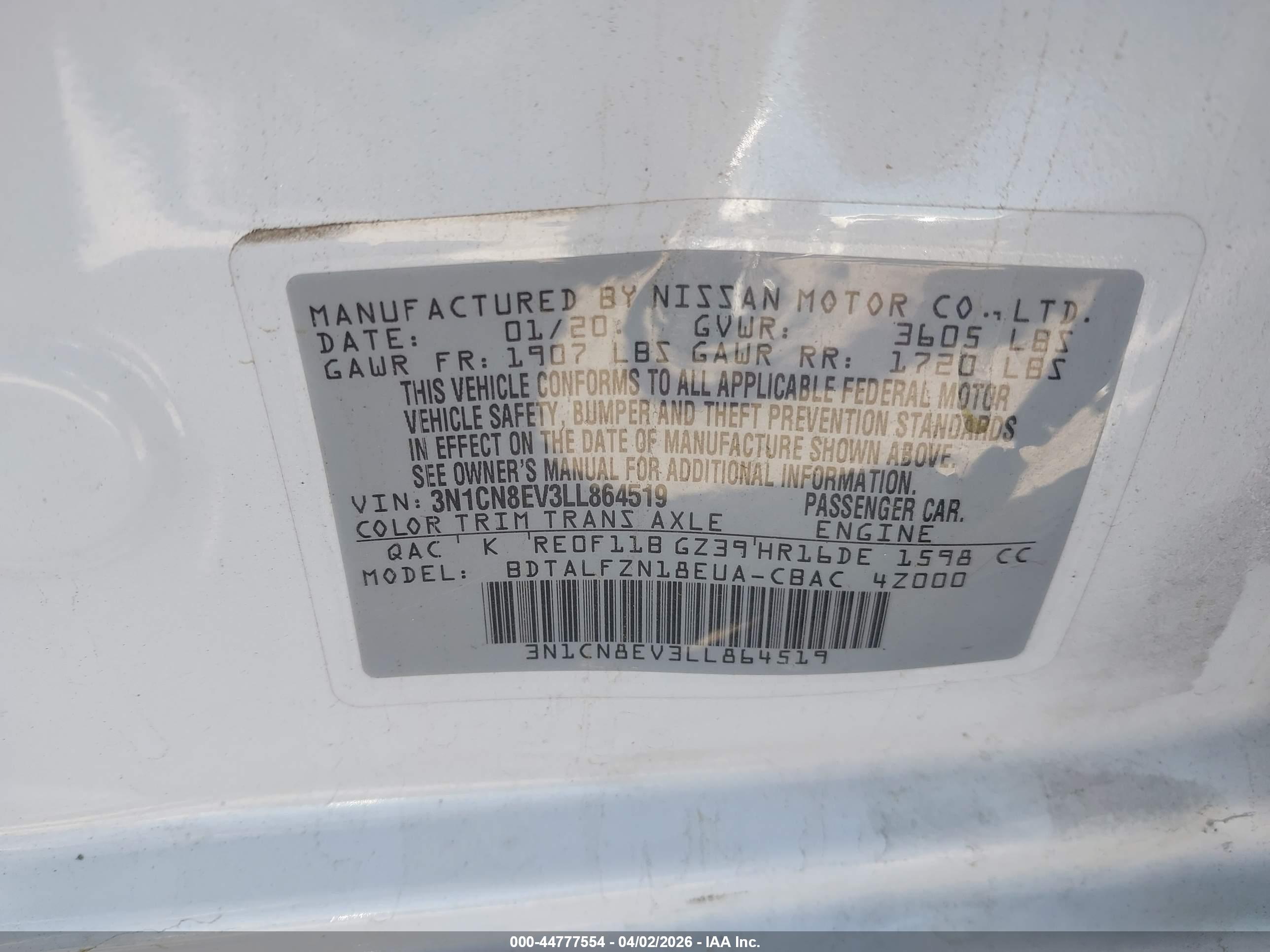NISSAN VERSA image 9