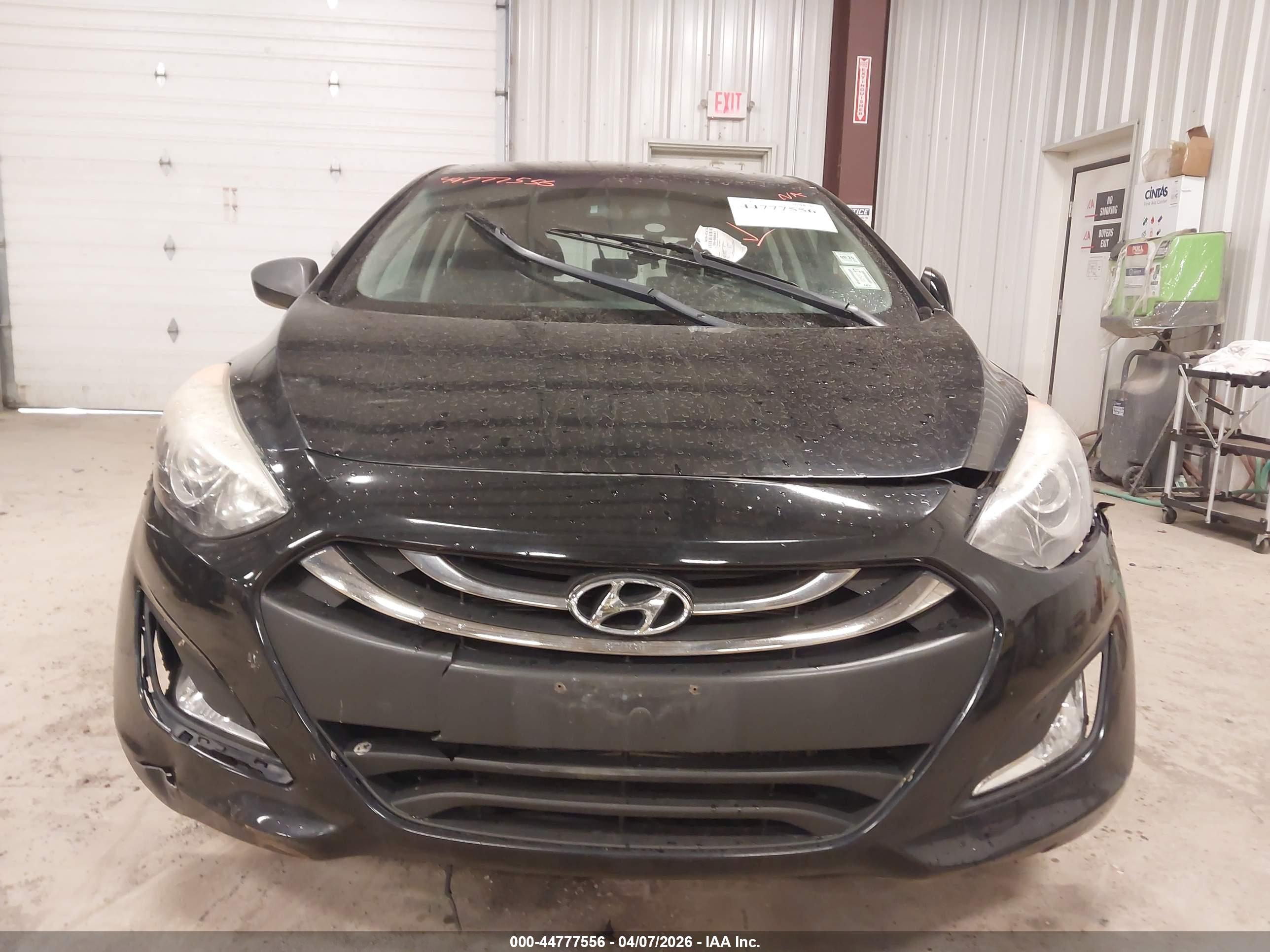 HYUNDAI ELANTRA image 6