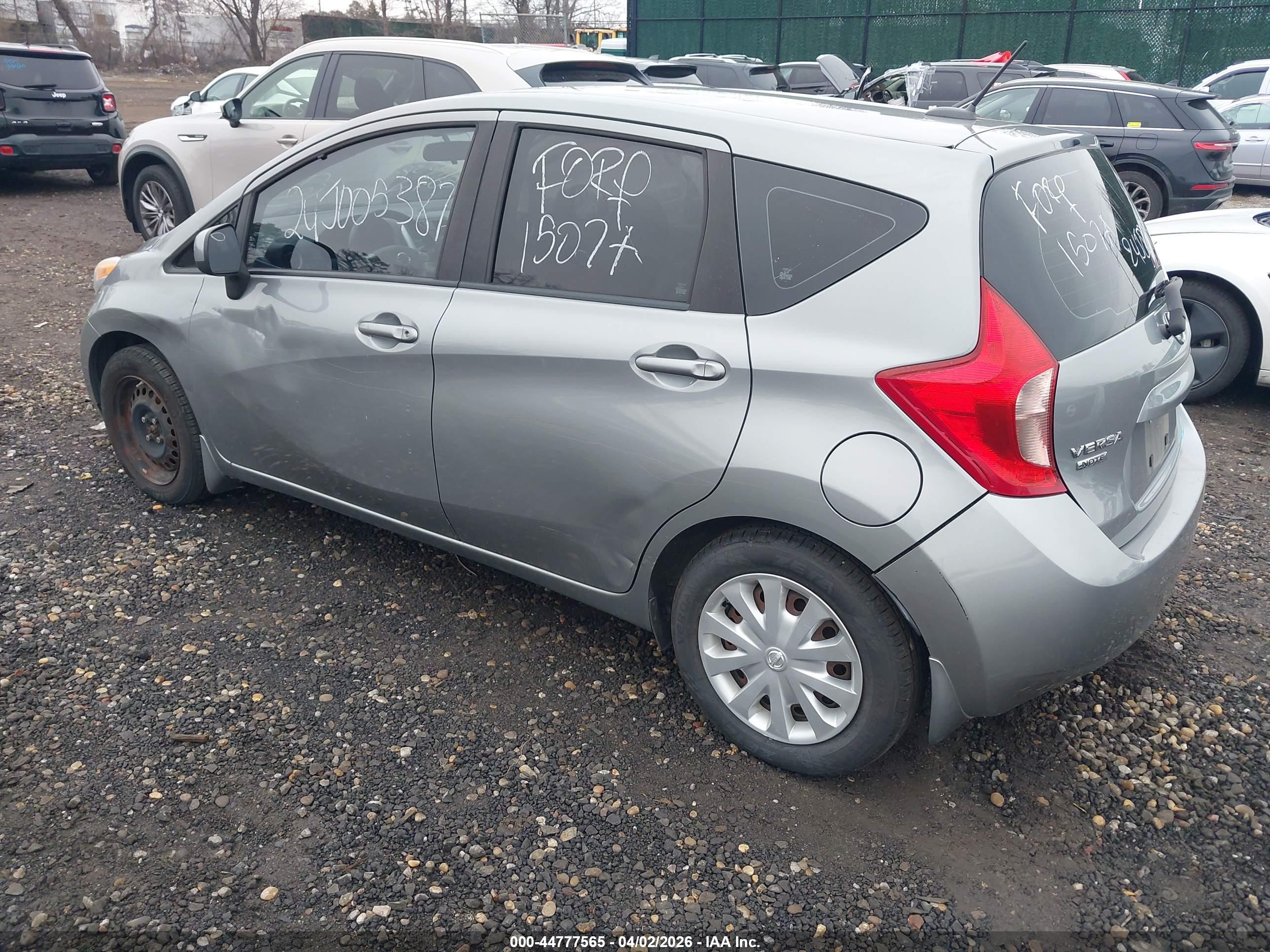 NISSAN VERSA image 3