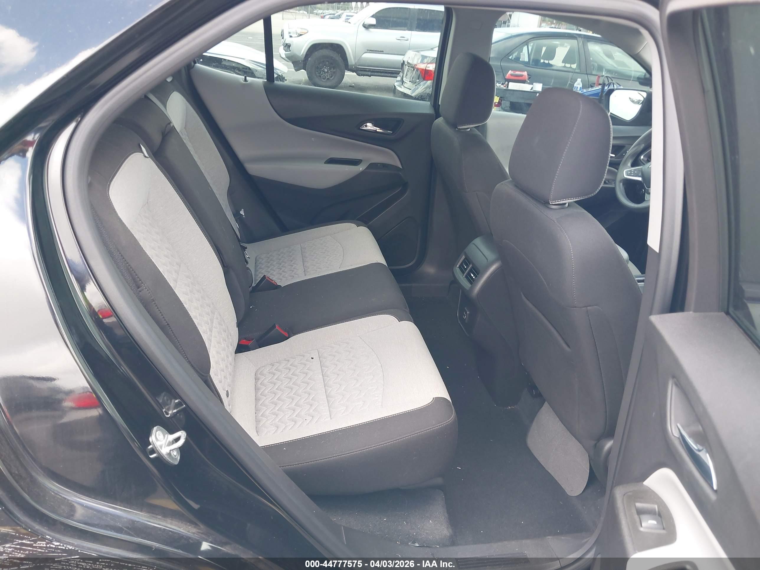 CHEVROLET EQUINOX image 8