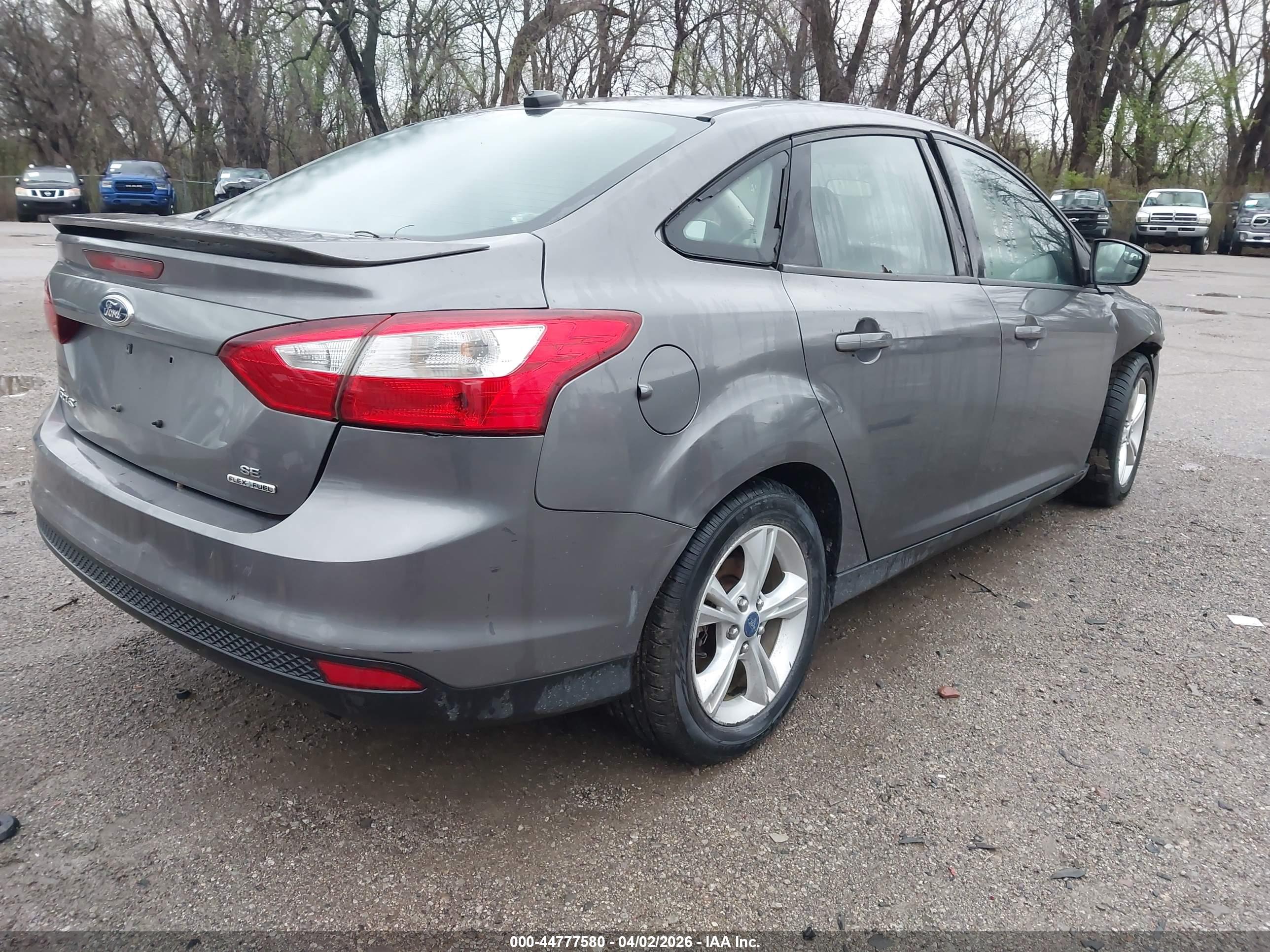 FORD FOCUS image 4