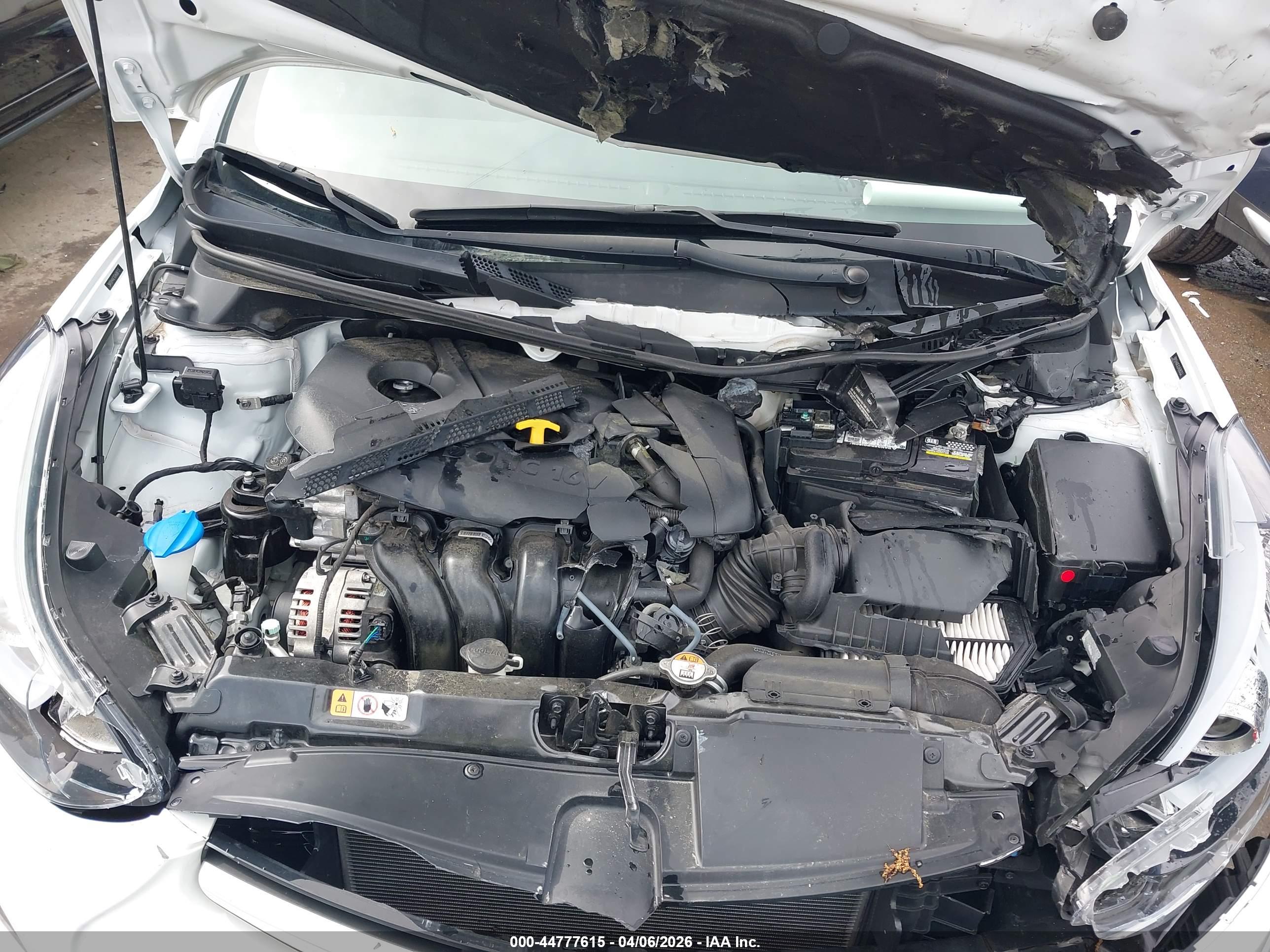 HYUNDAI ELANTRA image 10