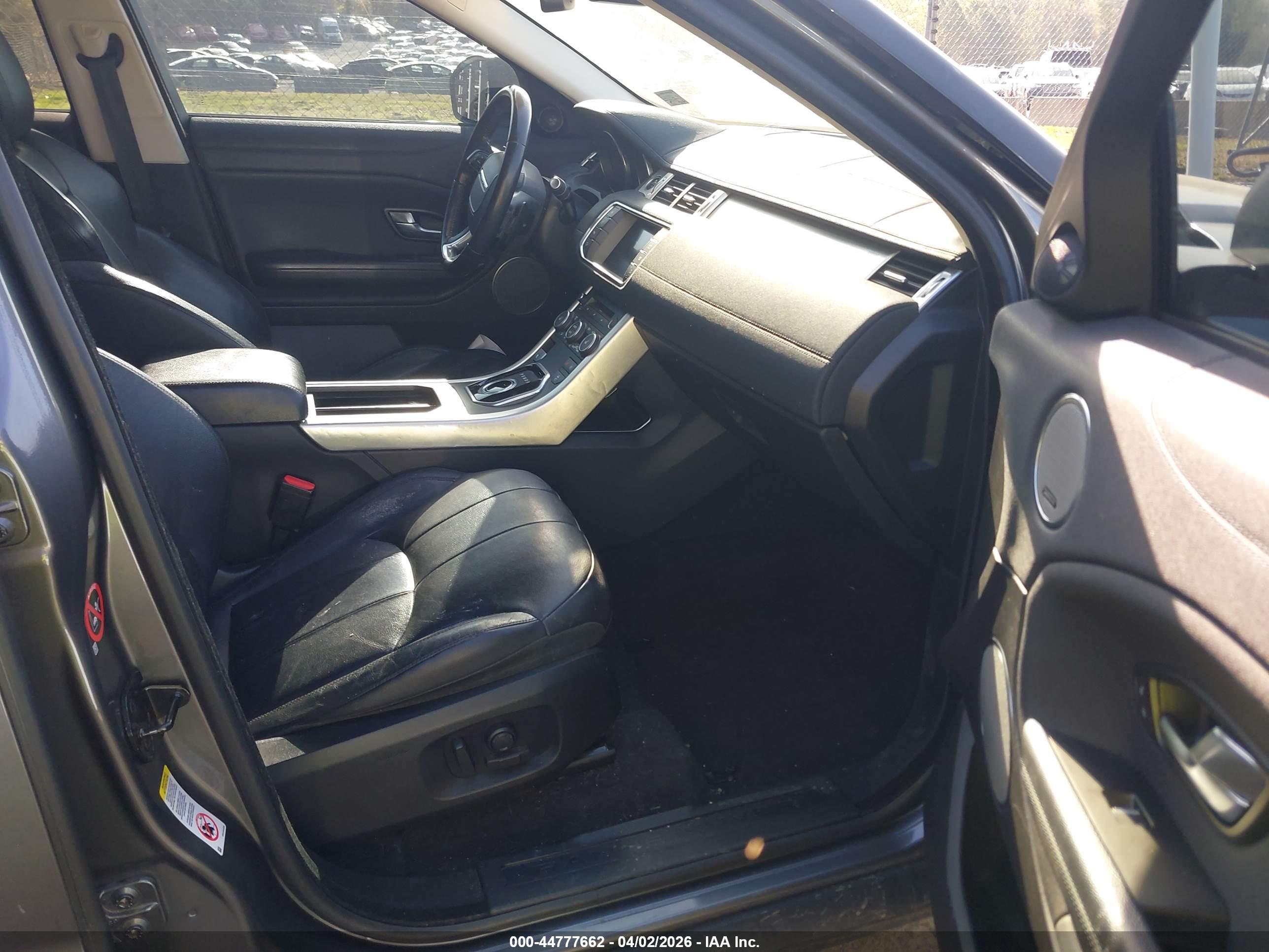 LAND ROVER image 5