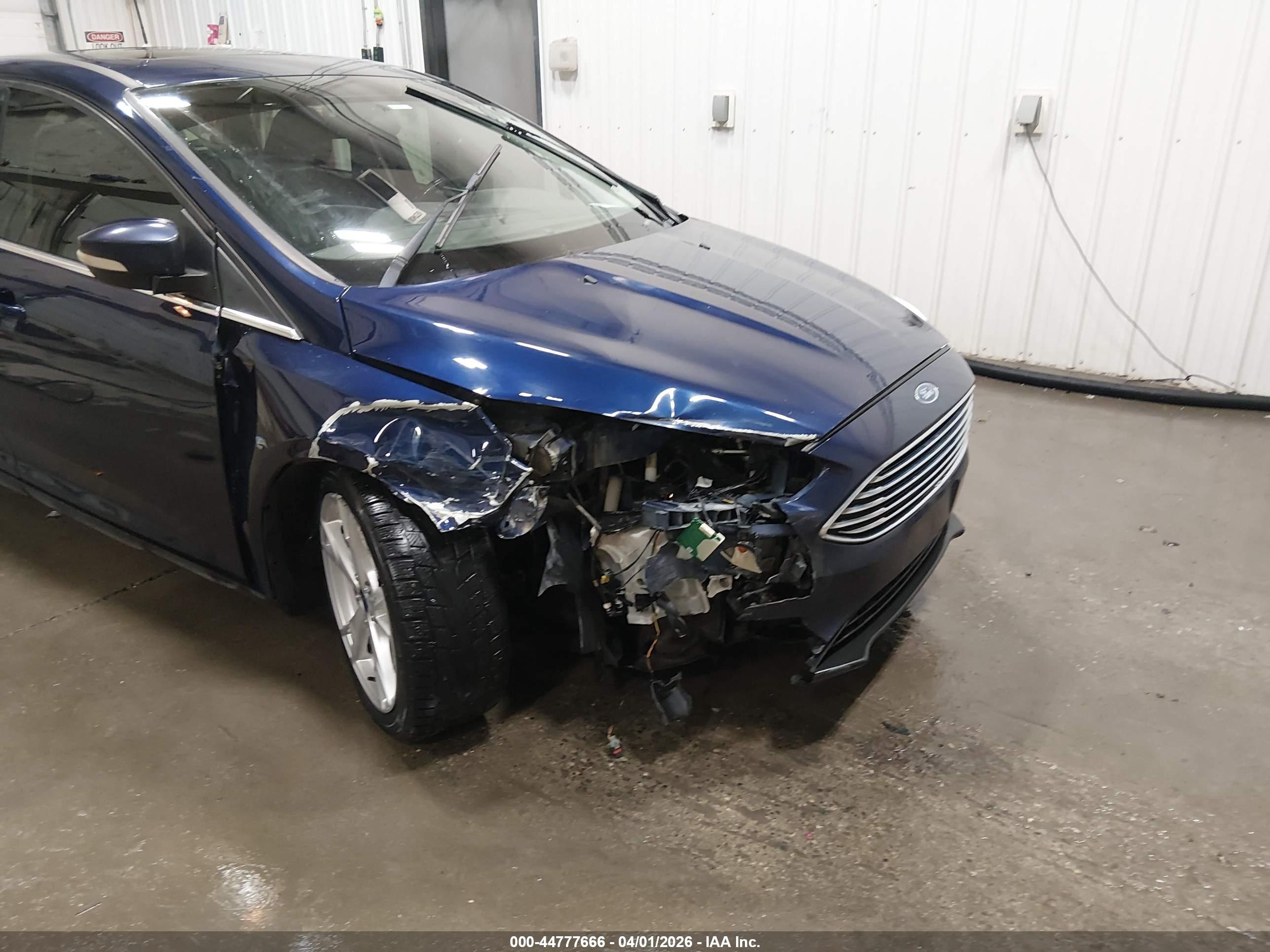 FORD FOCUS image 6