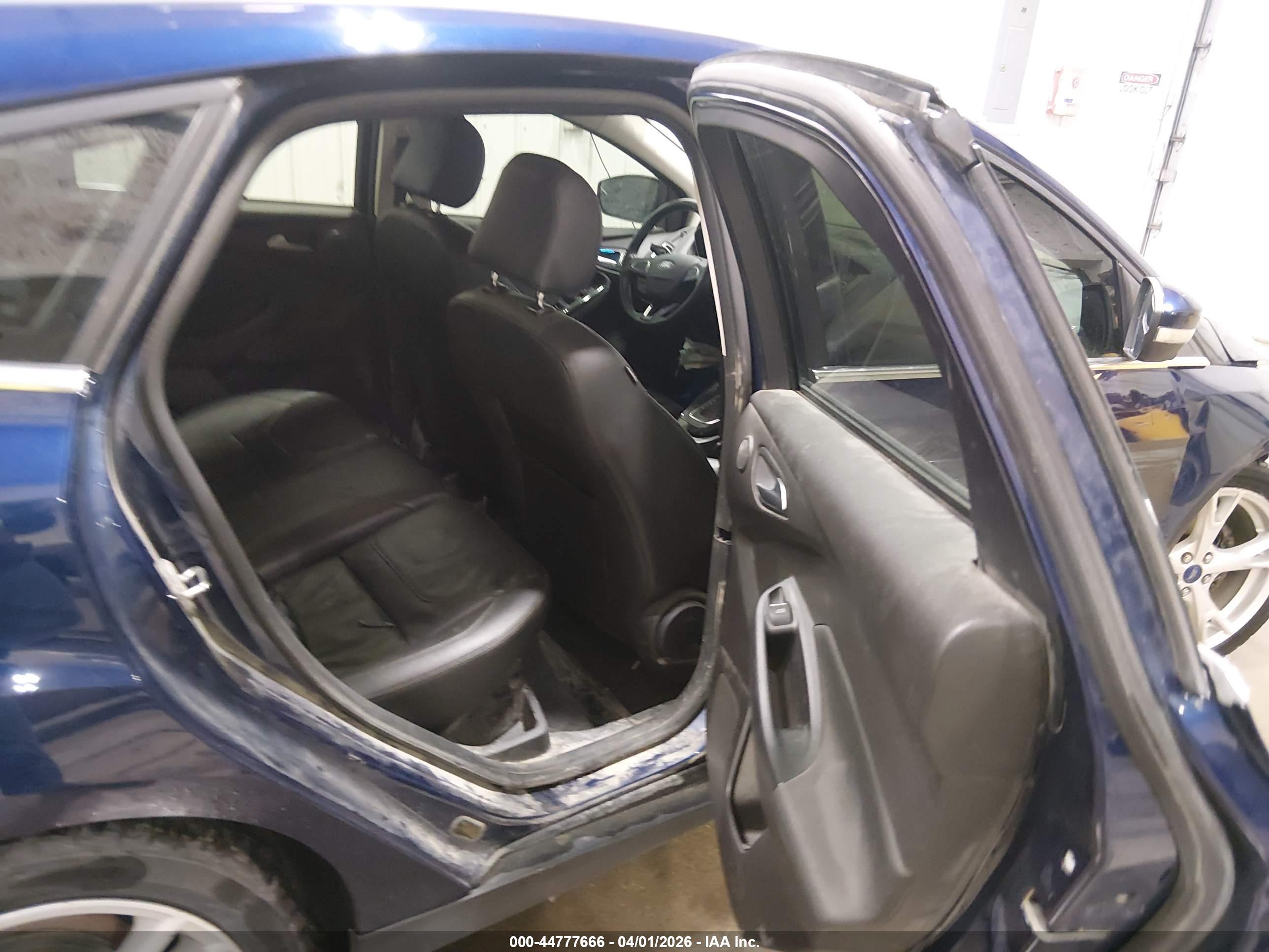 FORD FOCUS image 8