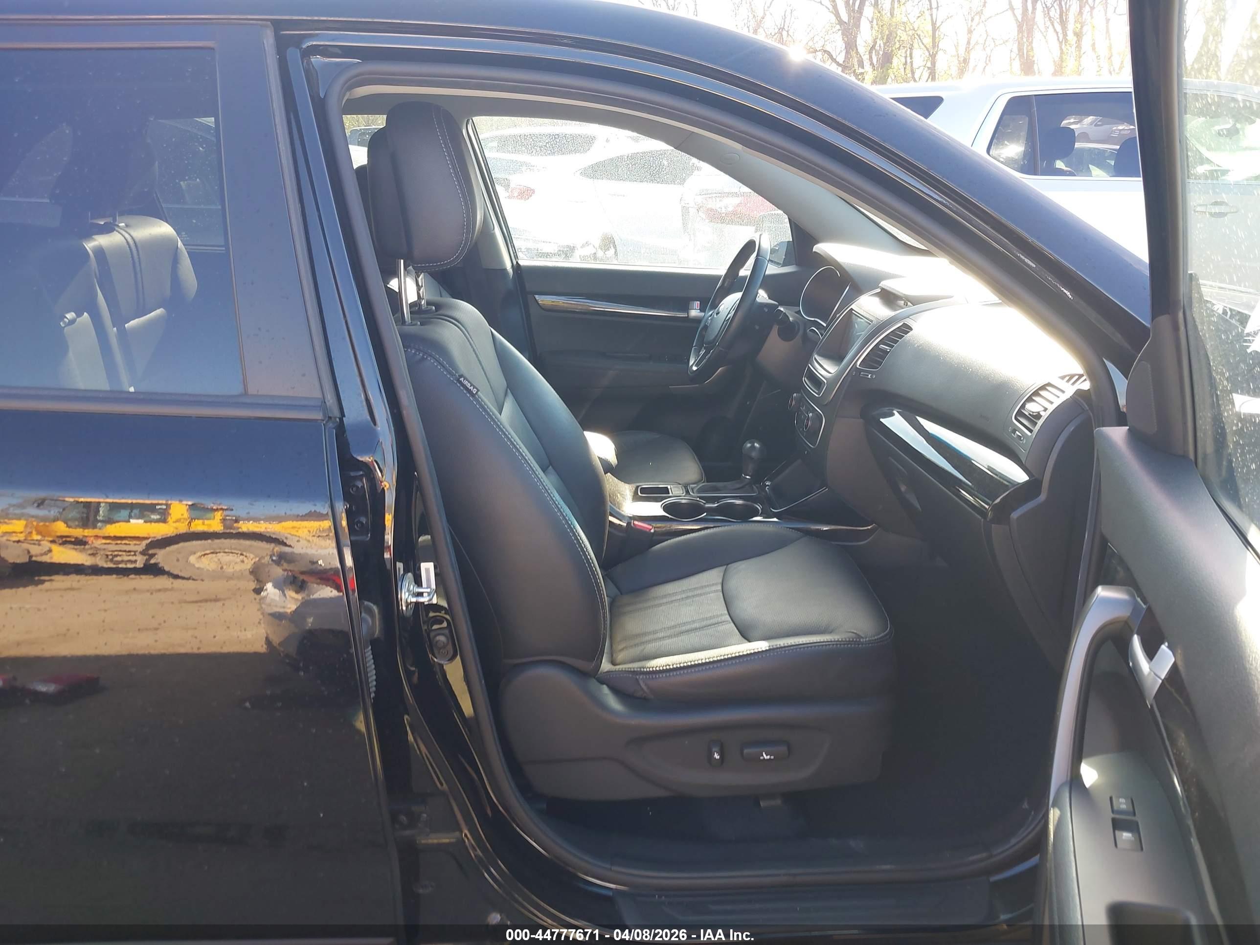 KIA SORENTO image 5