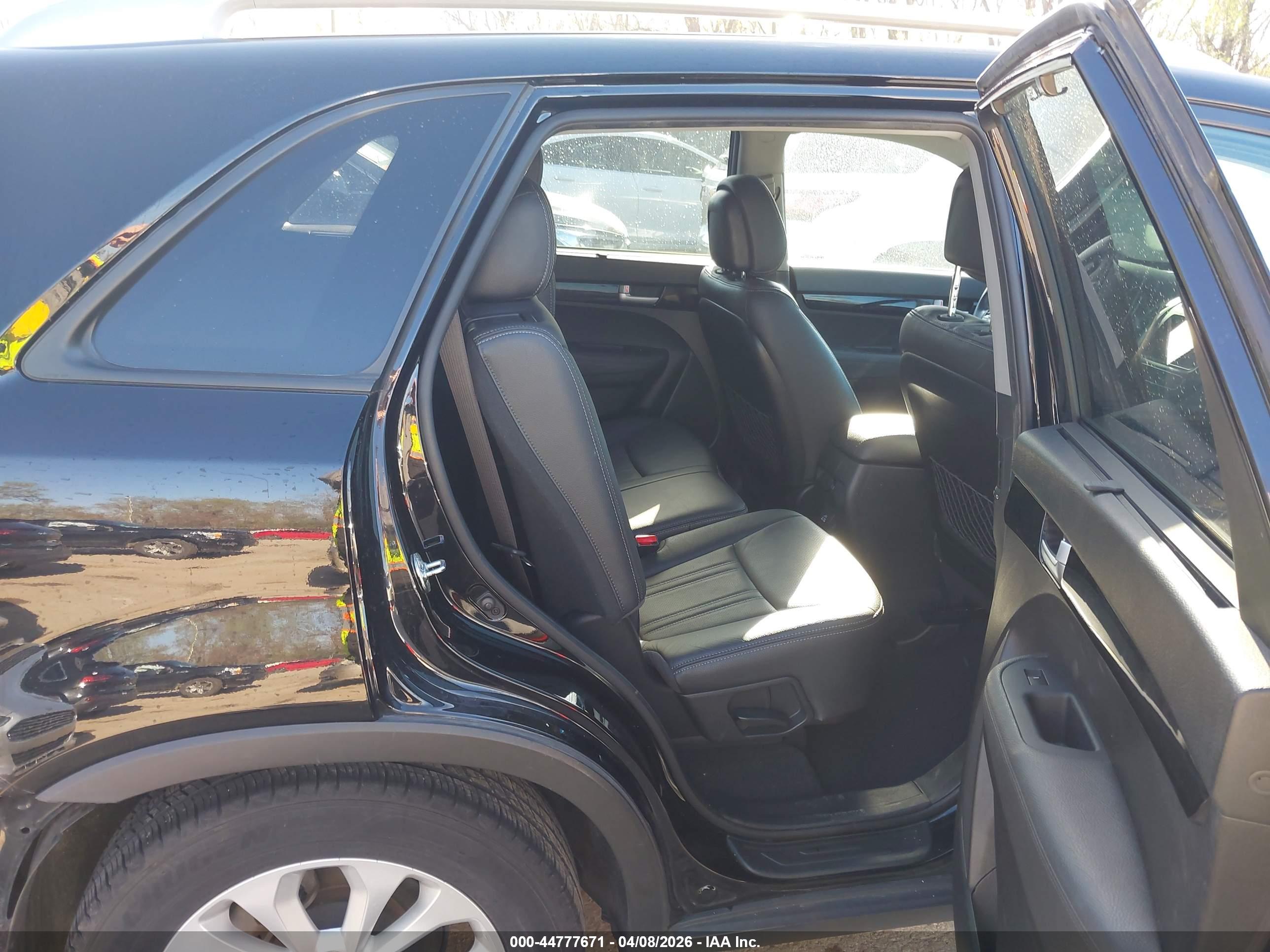 KIA SORENTO image 8
