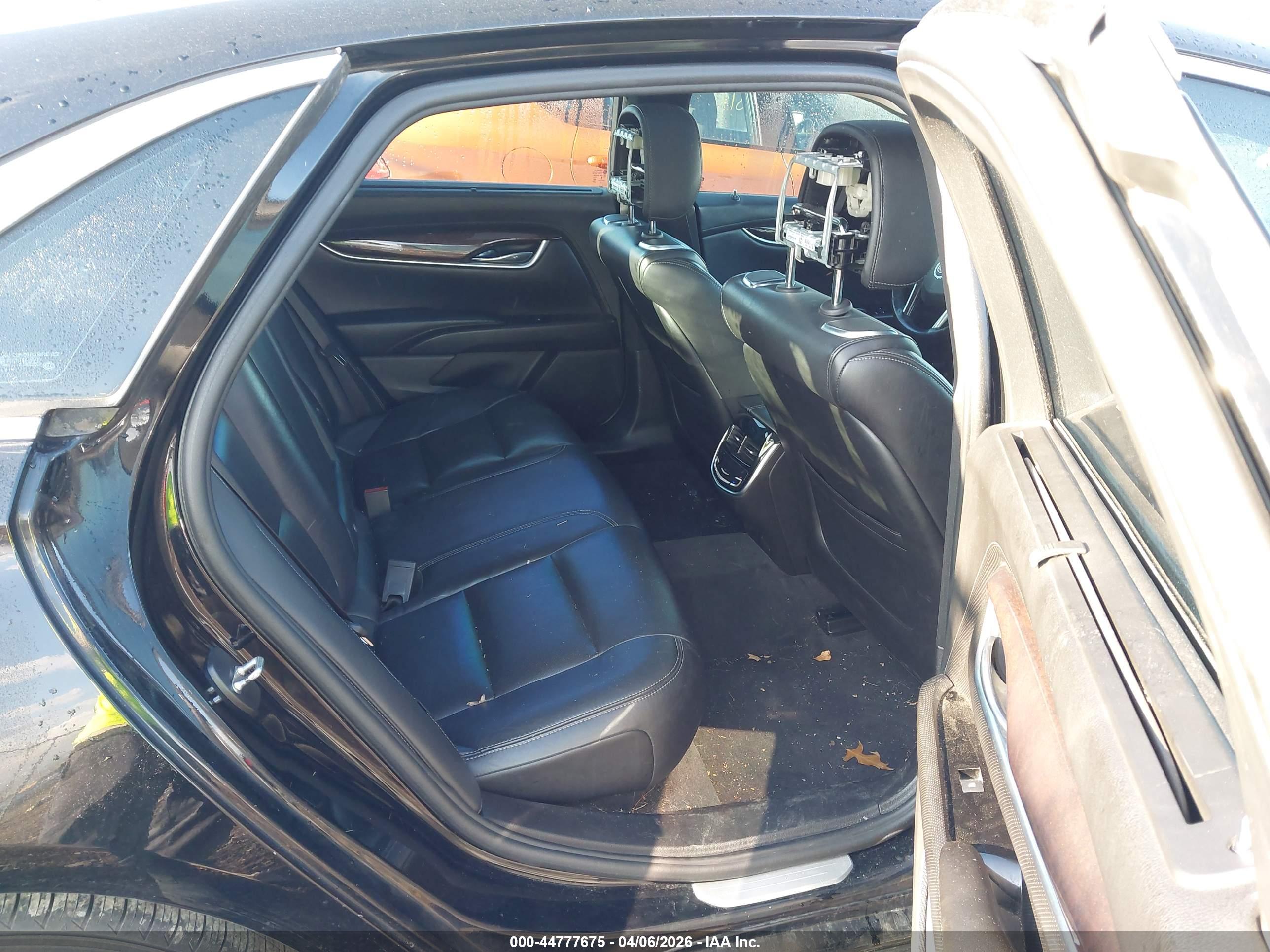 CADILLAC XTS image 8