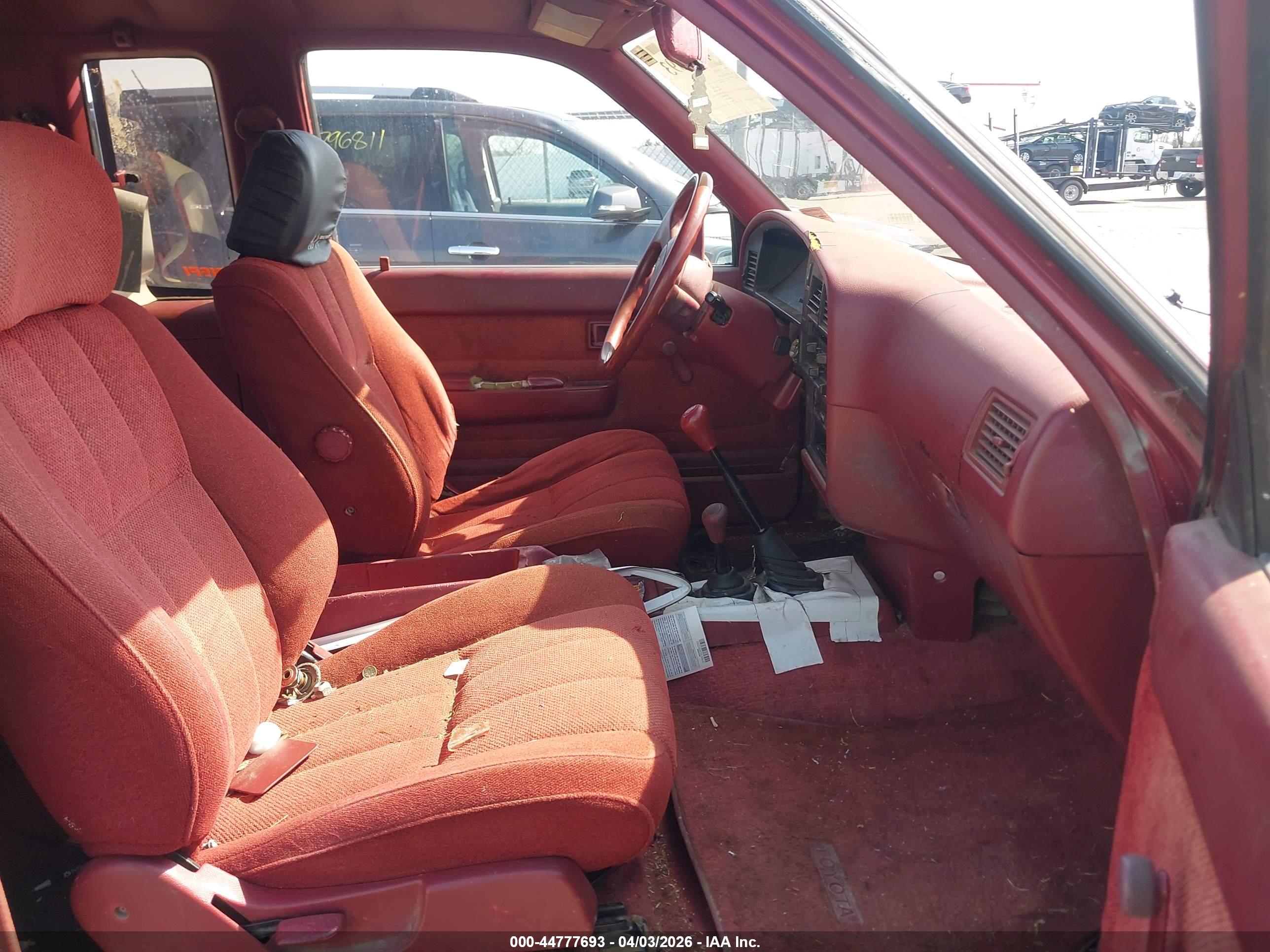 TOYOTA PICKUP image 5