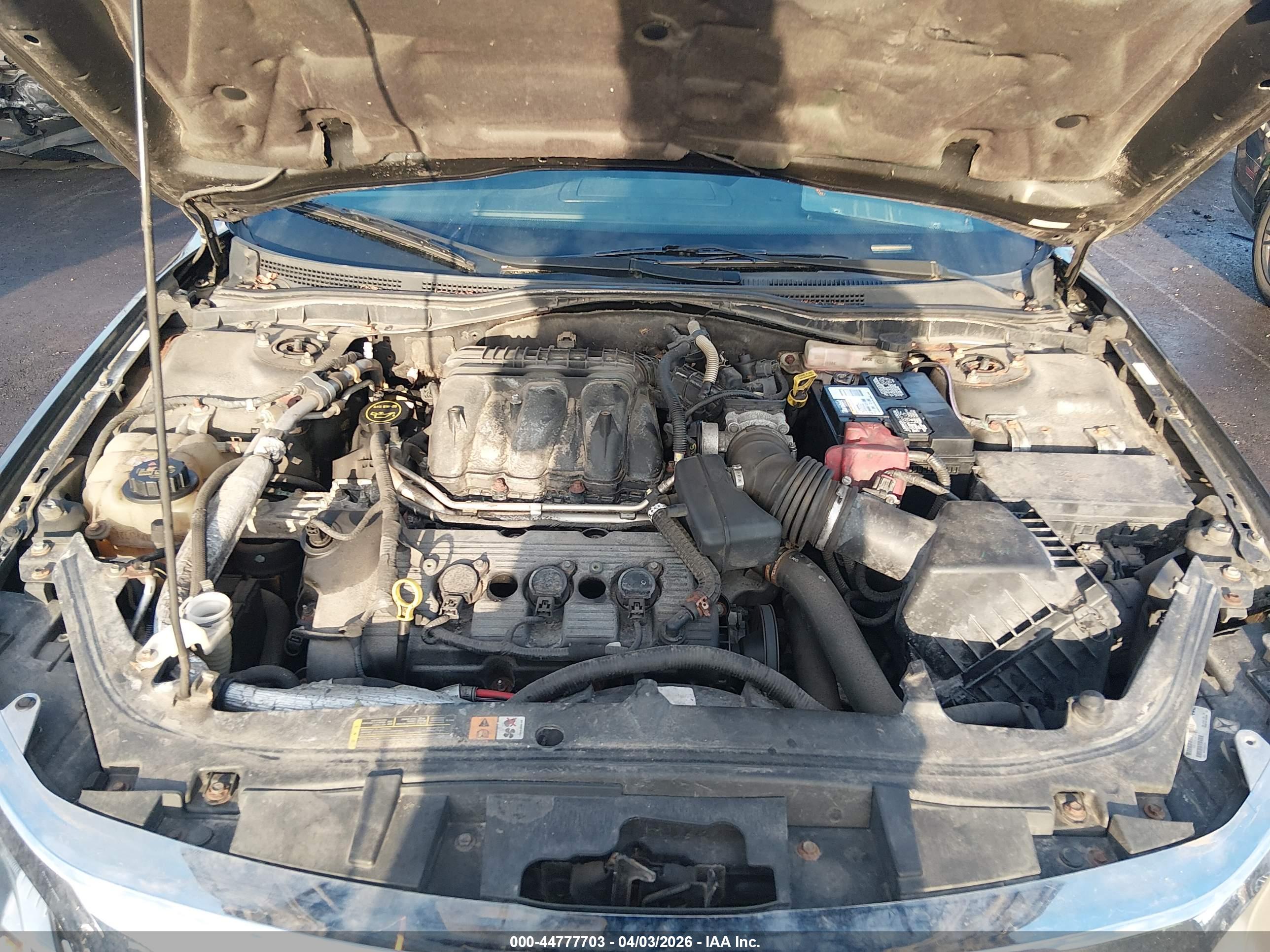 FORD FUSION image 10