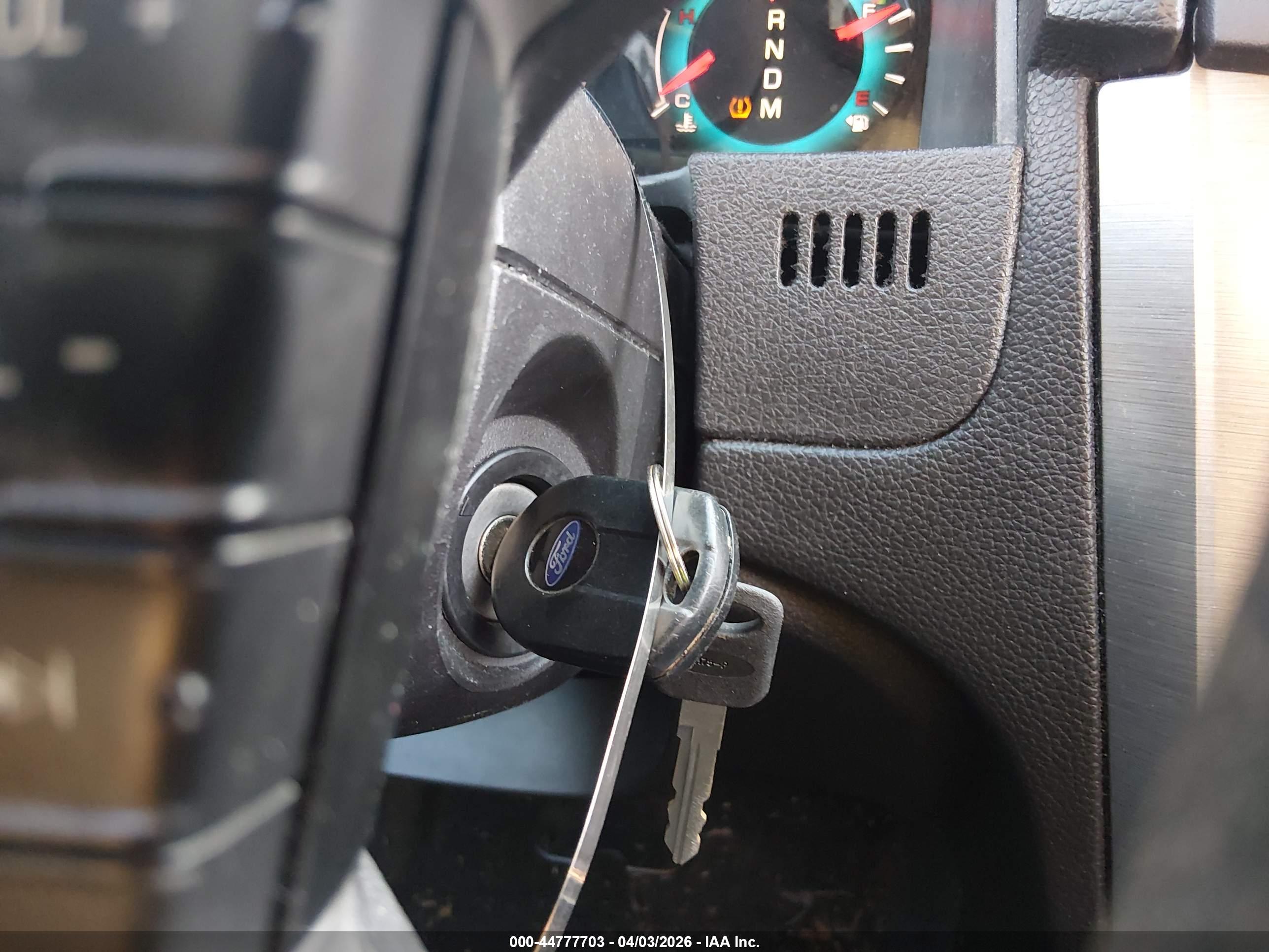 FORD FUSION image 11