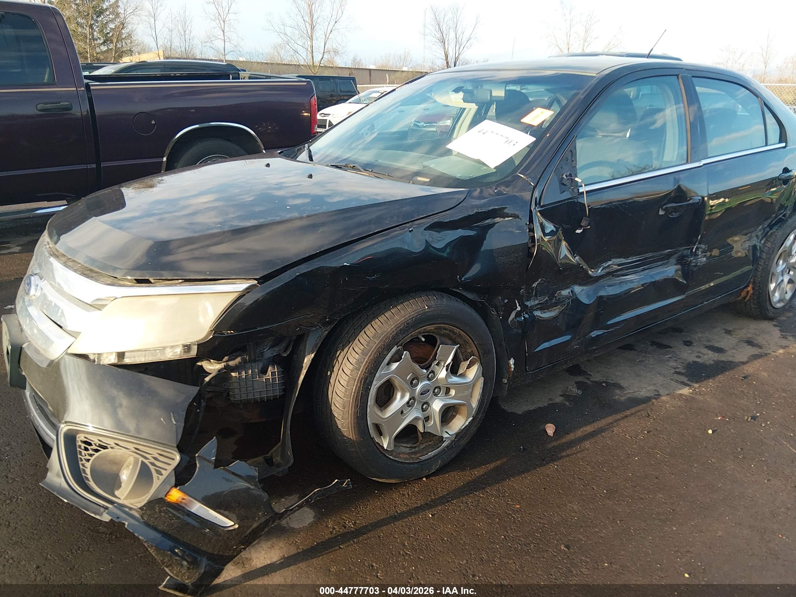 FORD FUSION image 6