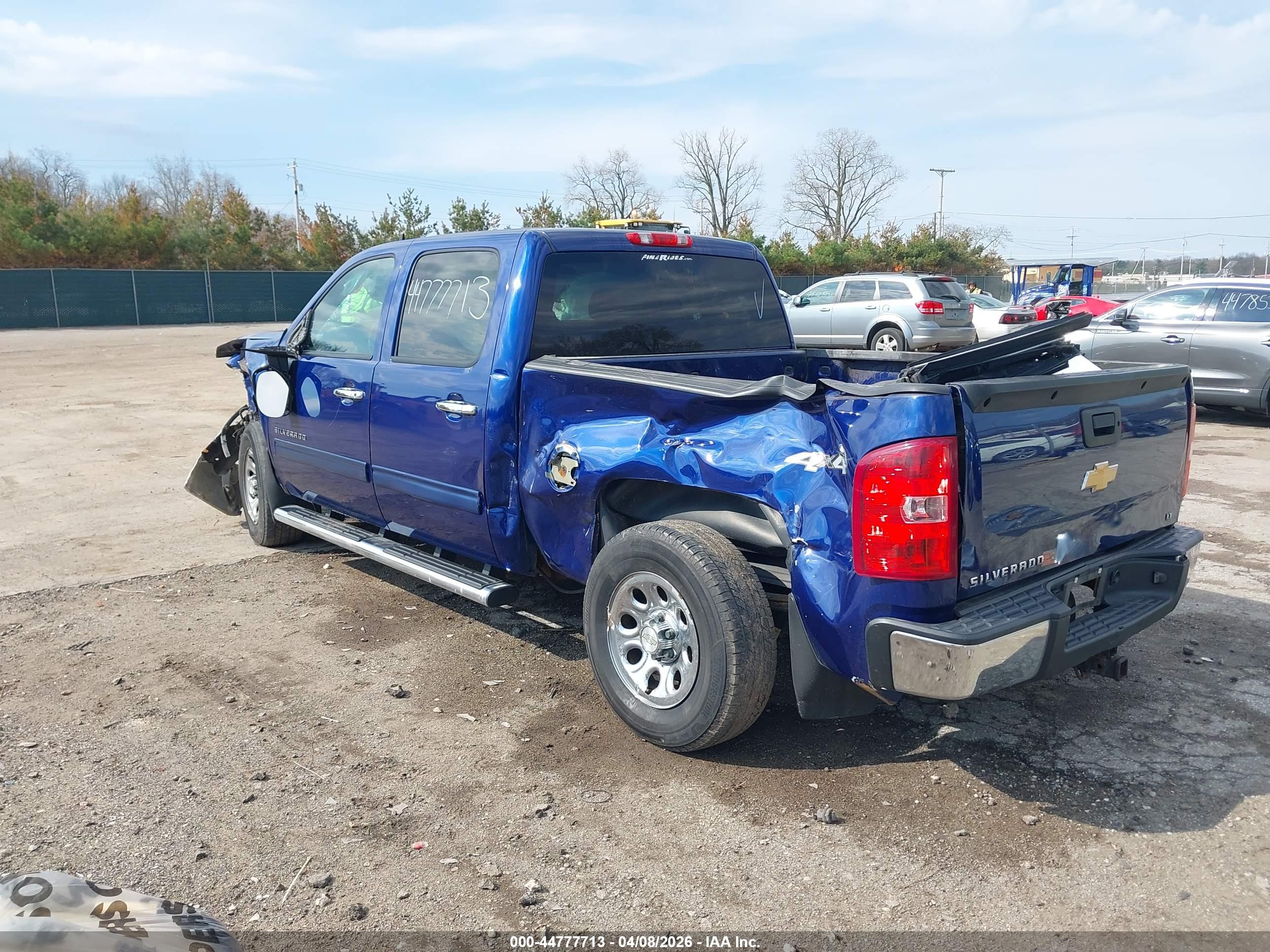 CHEVROLET SILVERADO image 3