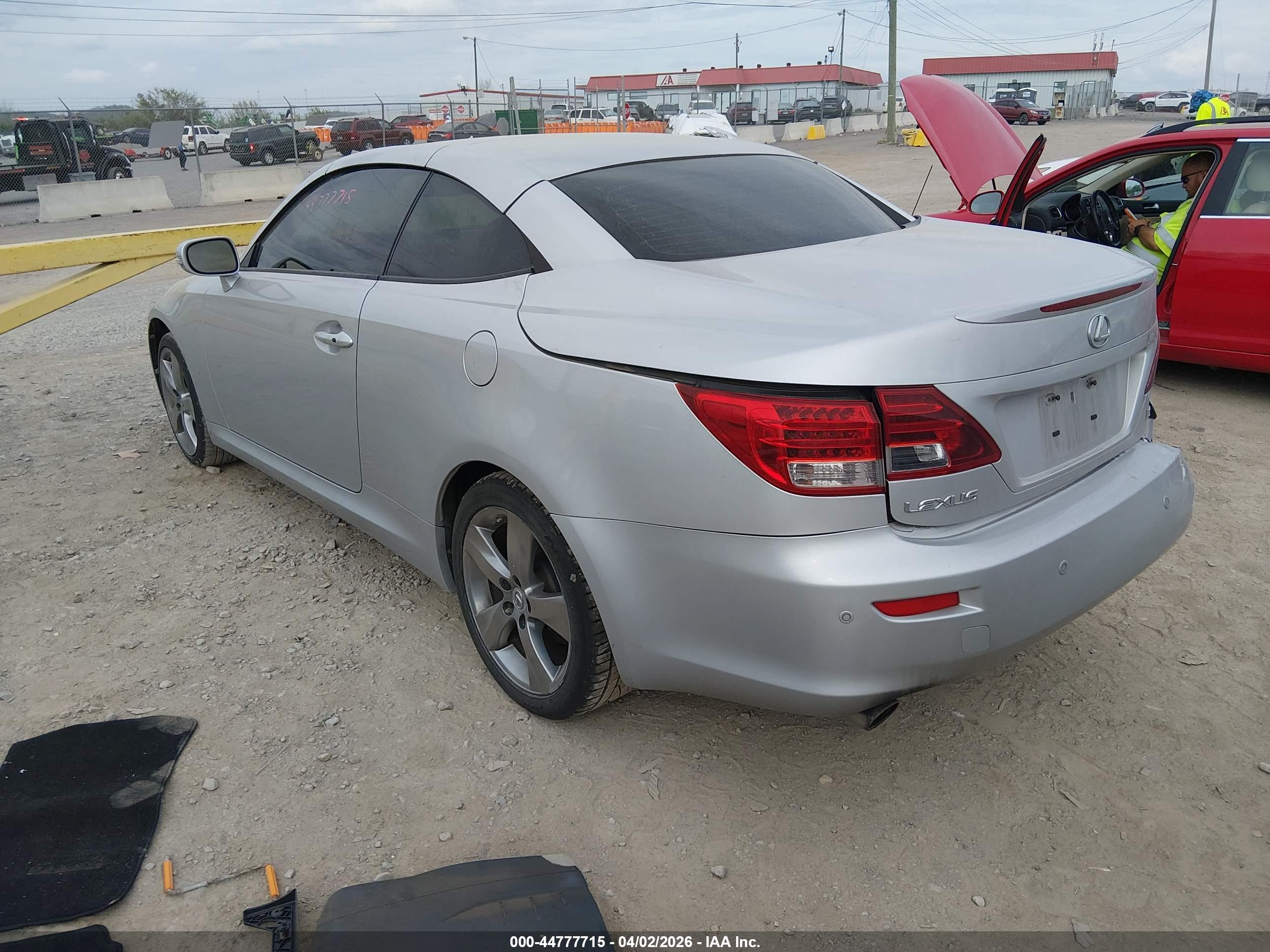 LEXUS IS image 3
